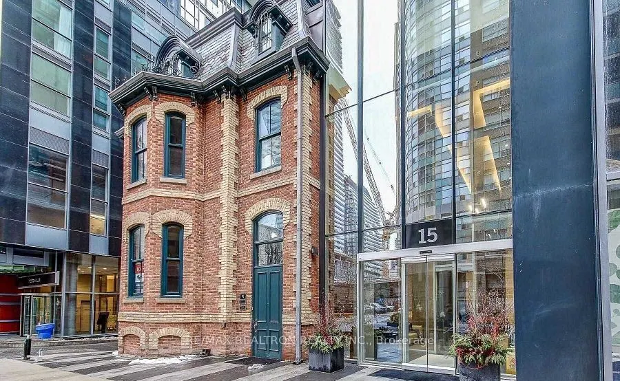 15 Grenville Street, #404