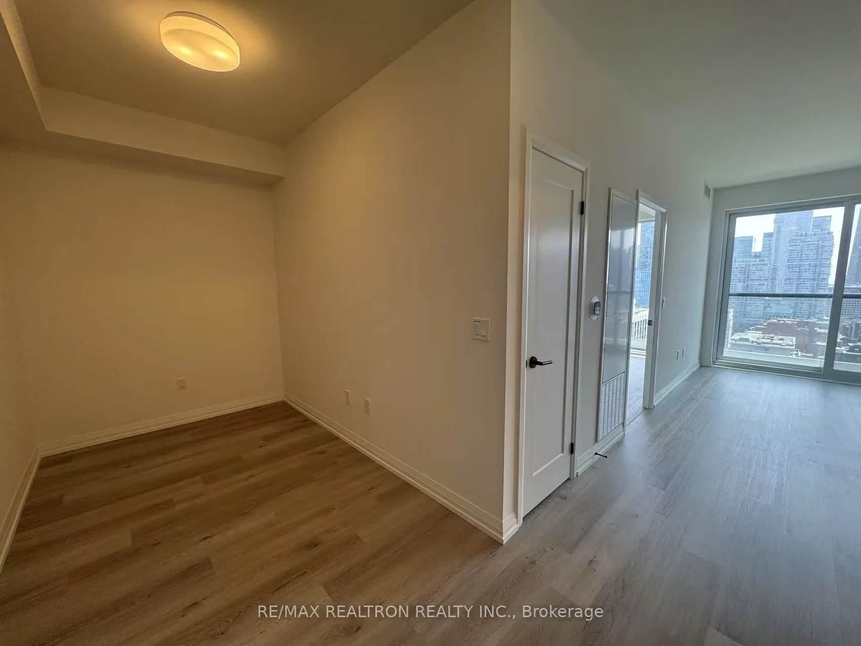 280 Dundas Street W, #2307