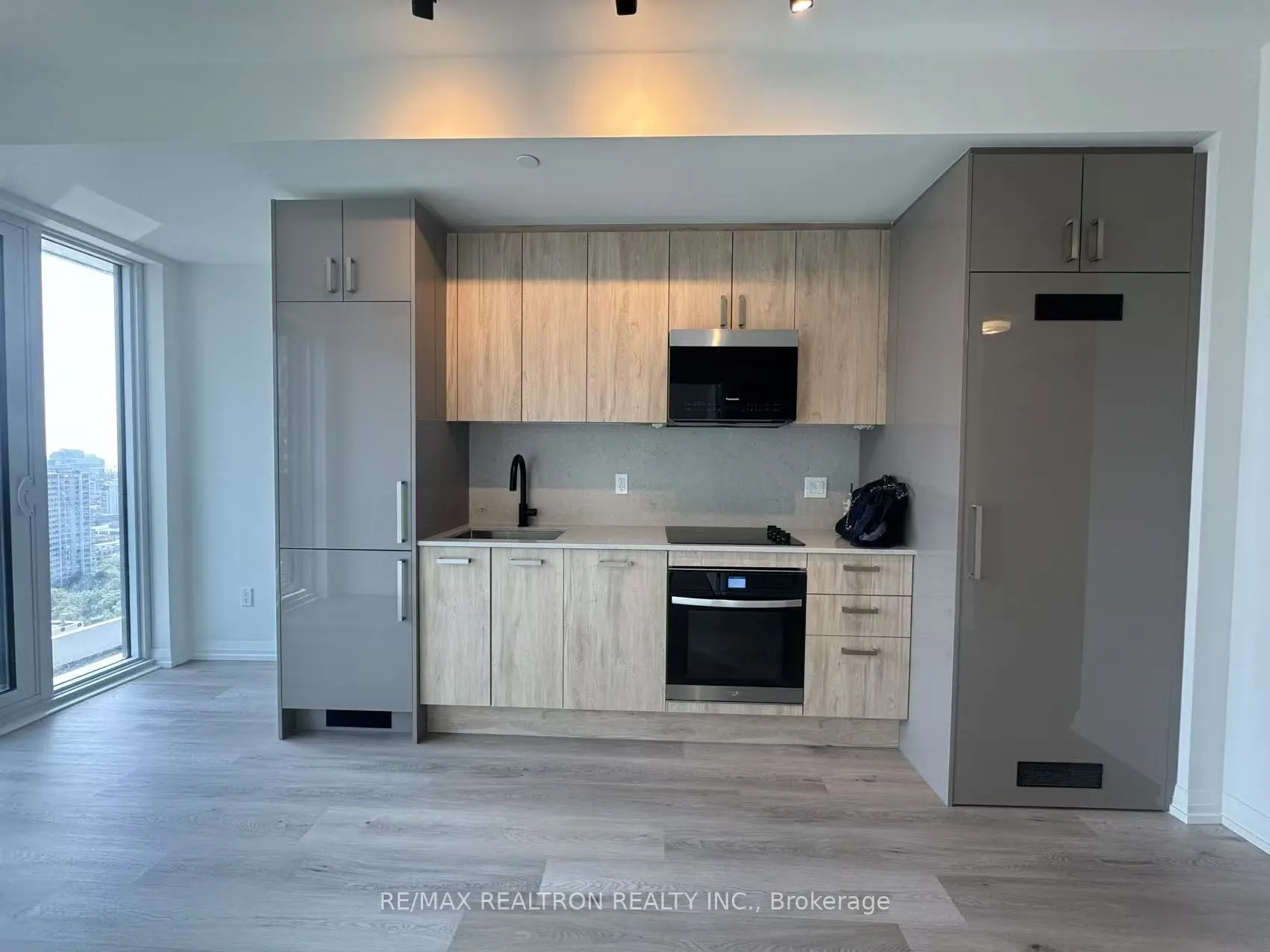280 Dundas Street W, #2307