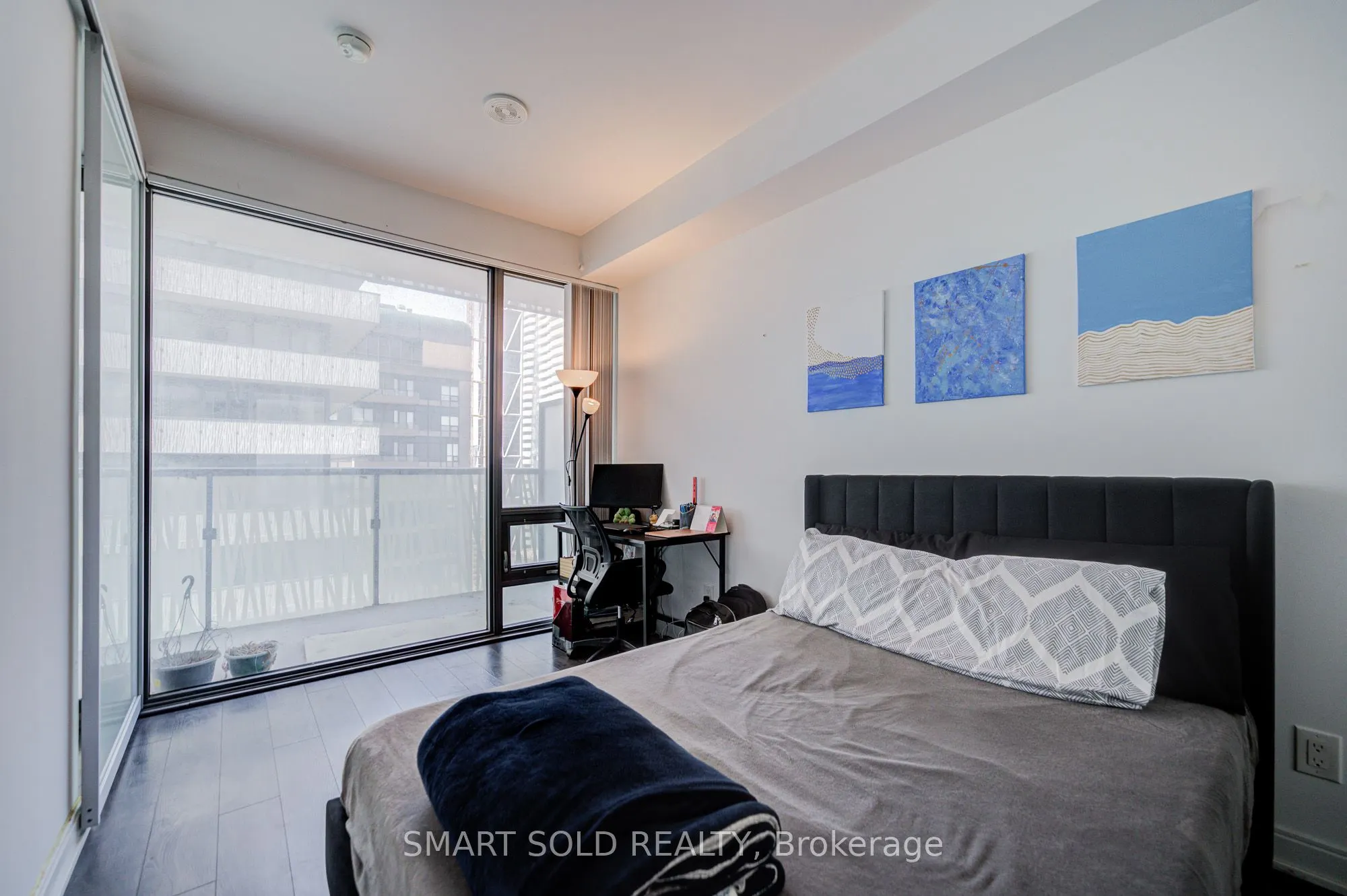 50 Charles Street E, #2909