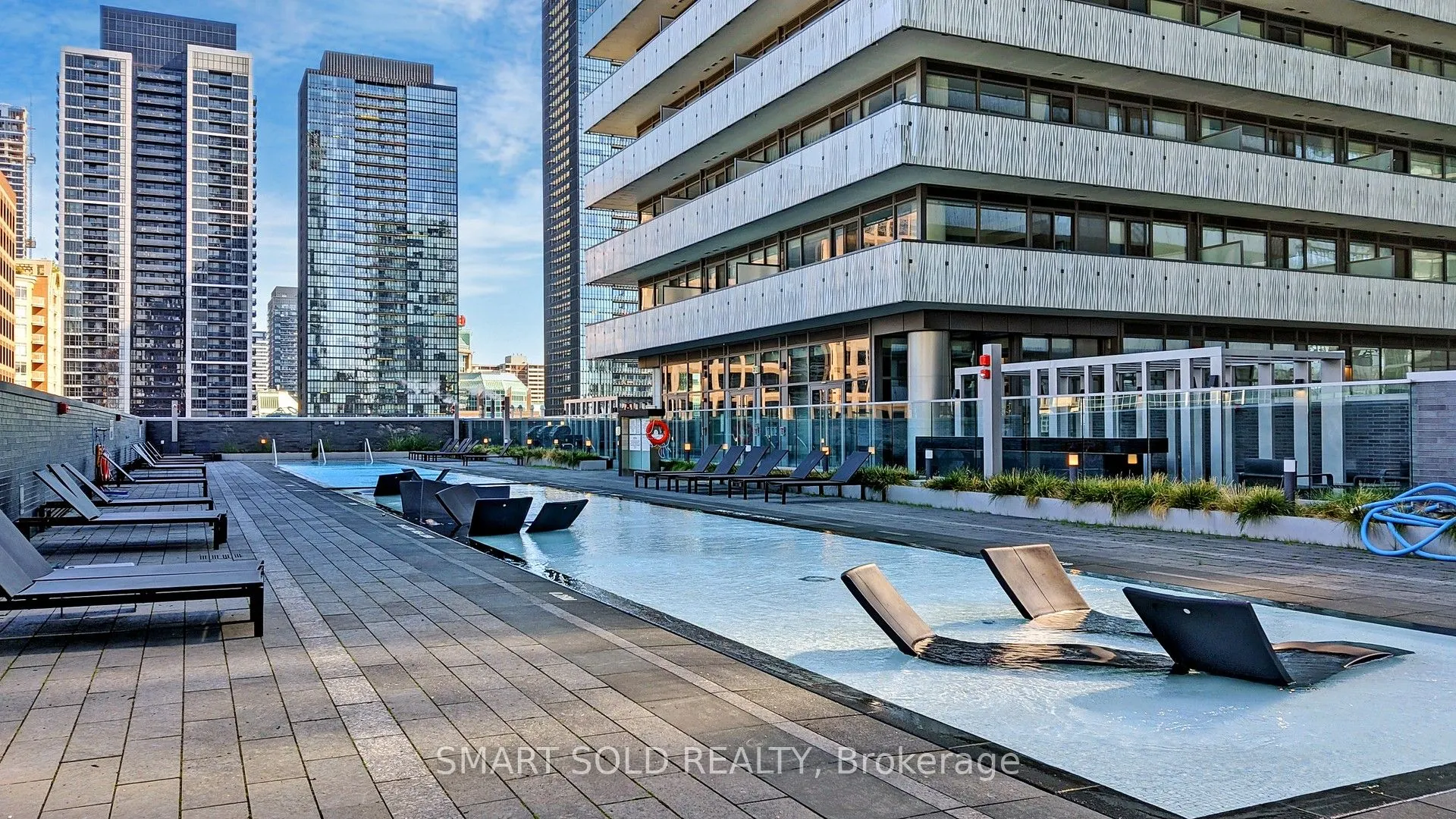 50 Charles Street E, #2909
