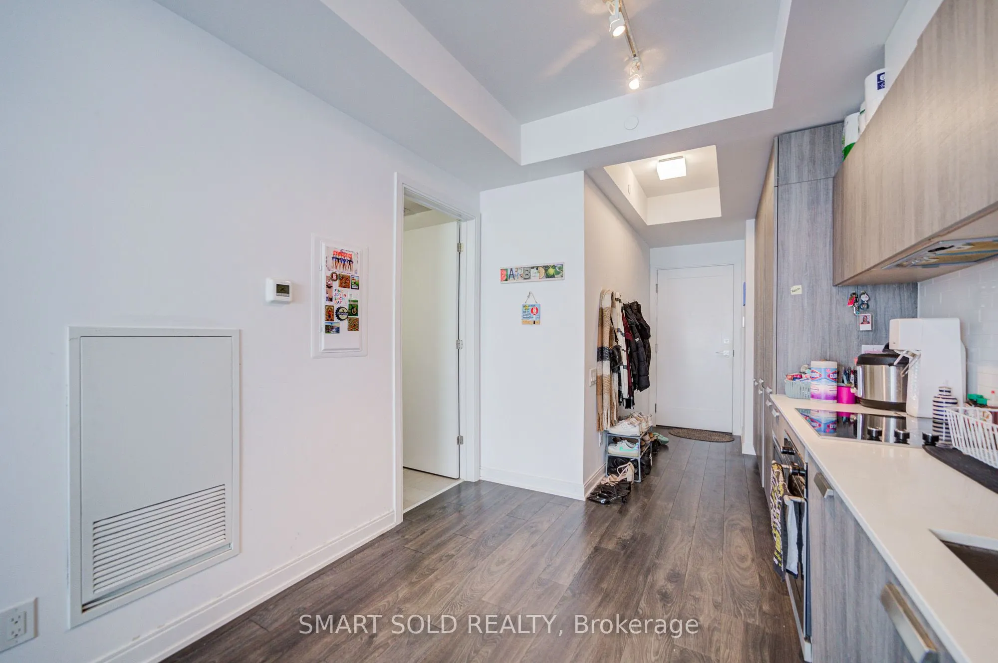50 Charles Street E, #2909