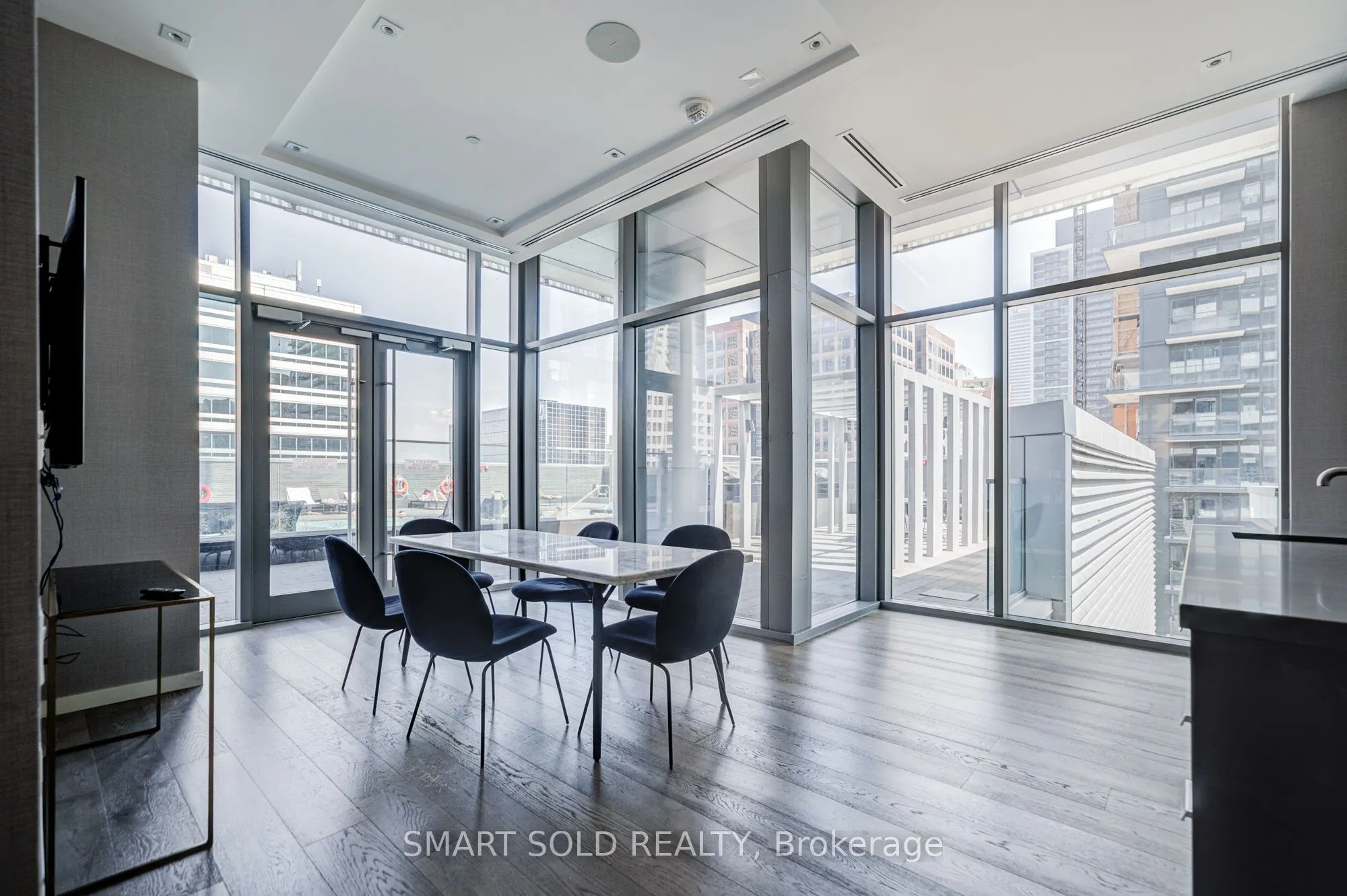 50 Charles Street E, #2909