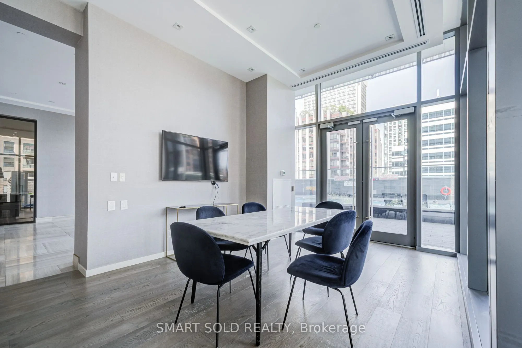 50 Charles Street E, #2909