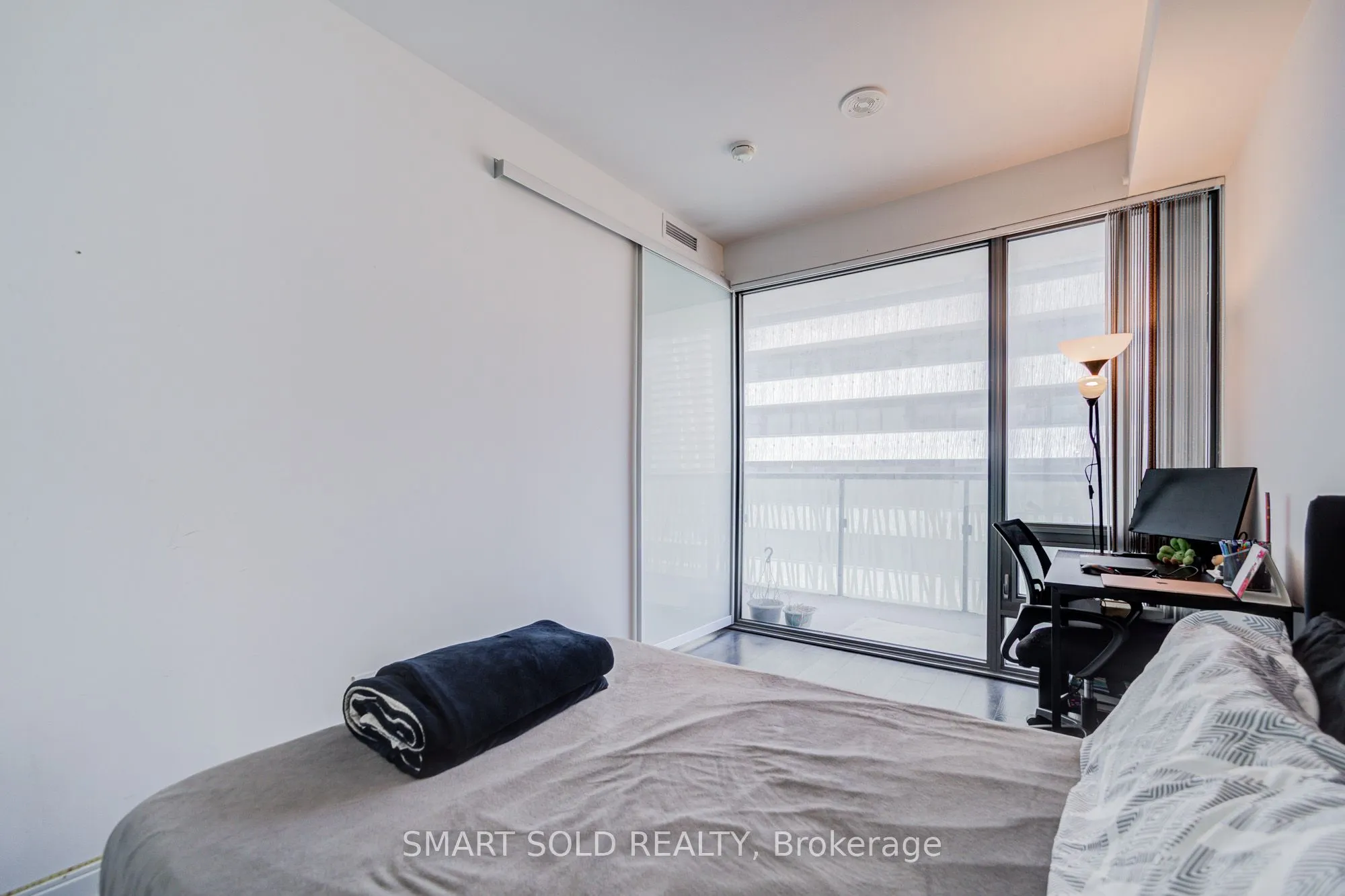 50 Charles Street E, #2909