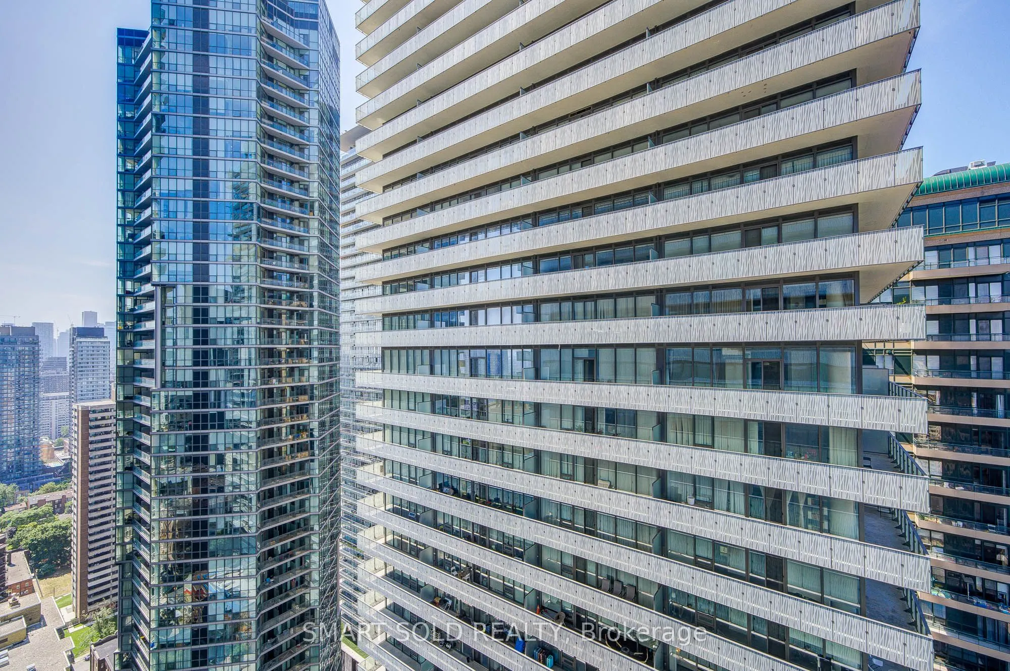 50 Charles Street E, #2909