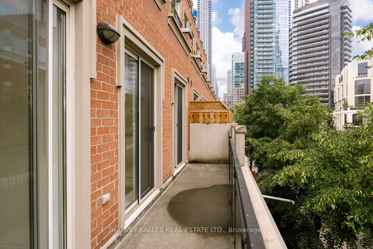 77 McMurrich Street, #302