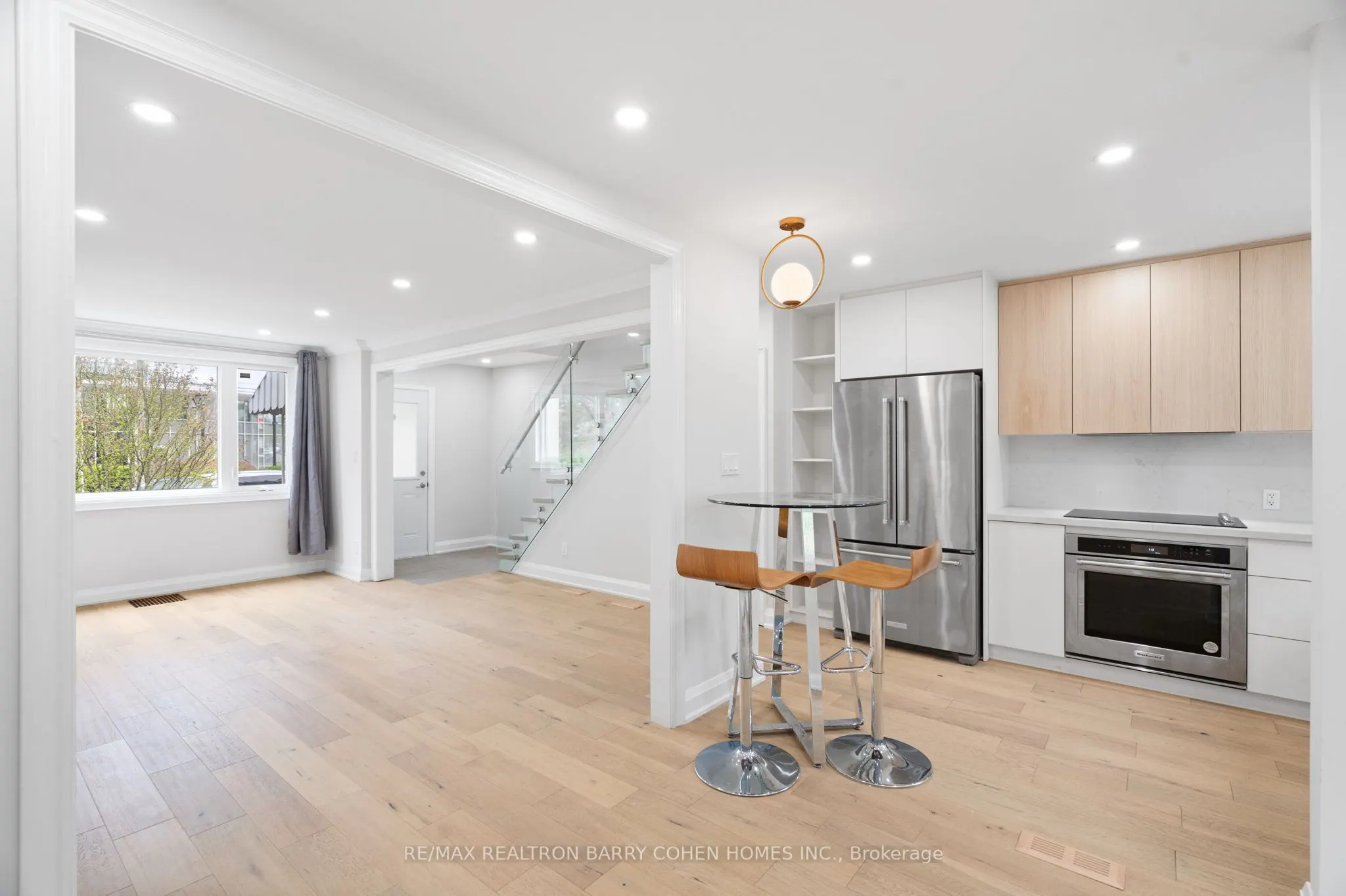 918 Eglinton Avenue E
