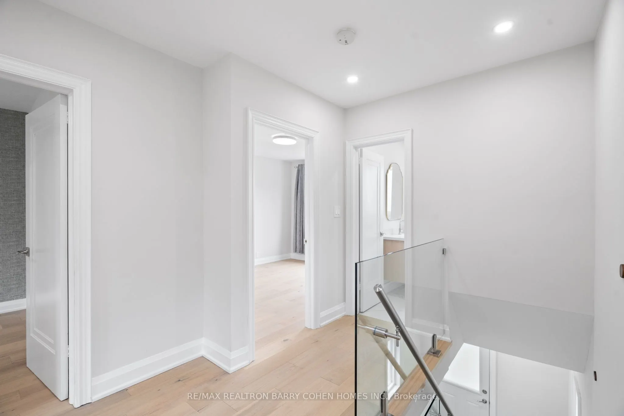 918 Eglinton Avenue E