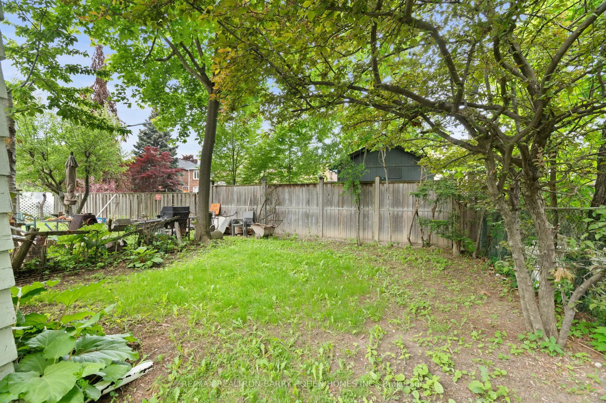 918 Eglinton Avenue E