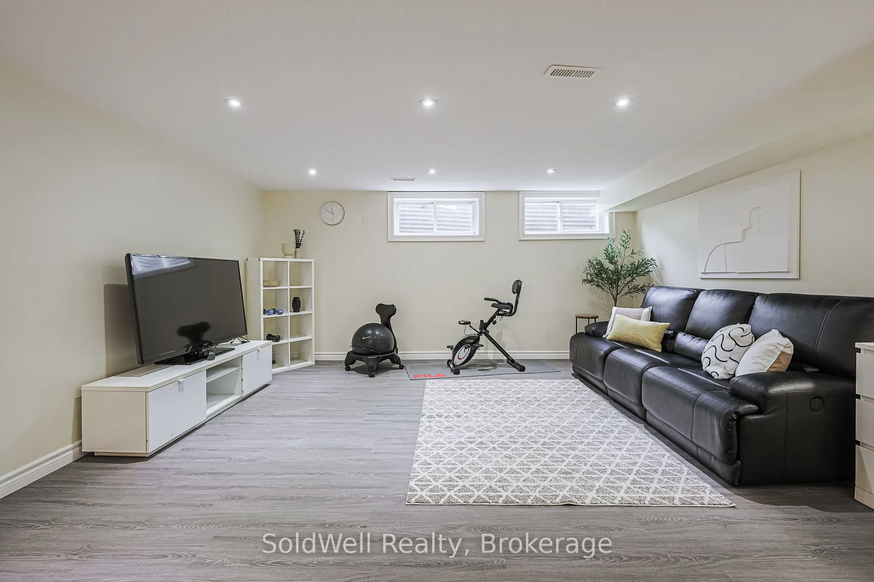 9 Lynedock Crescent