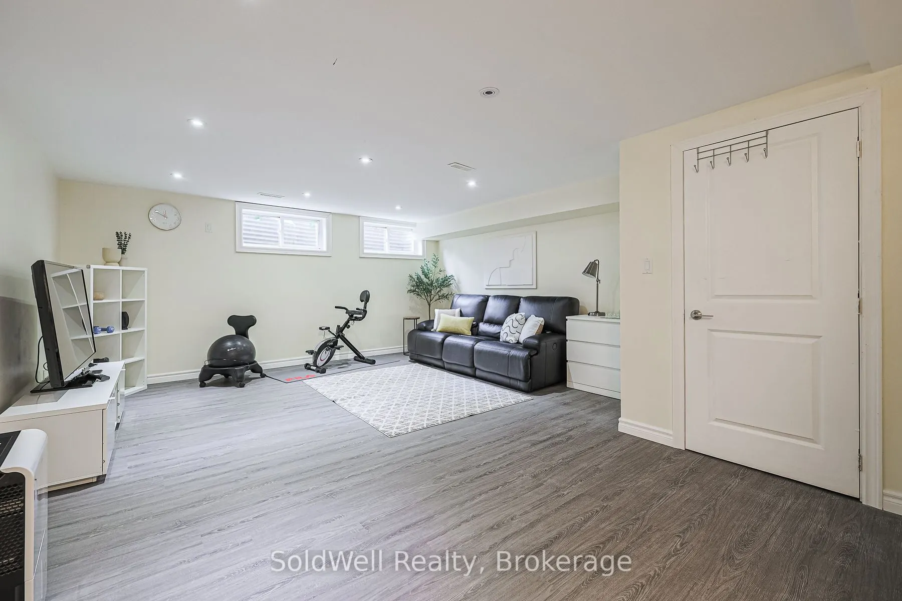 9 Lynedock Crescent