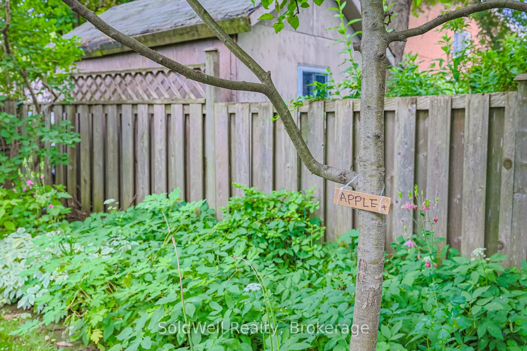 9 Lynedock Crescent
