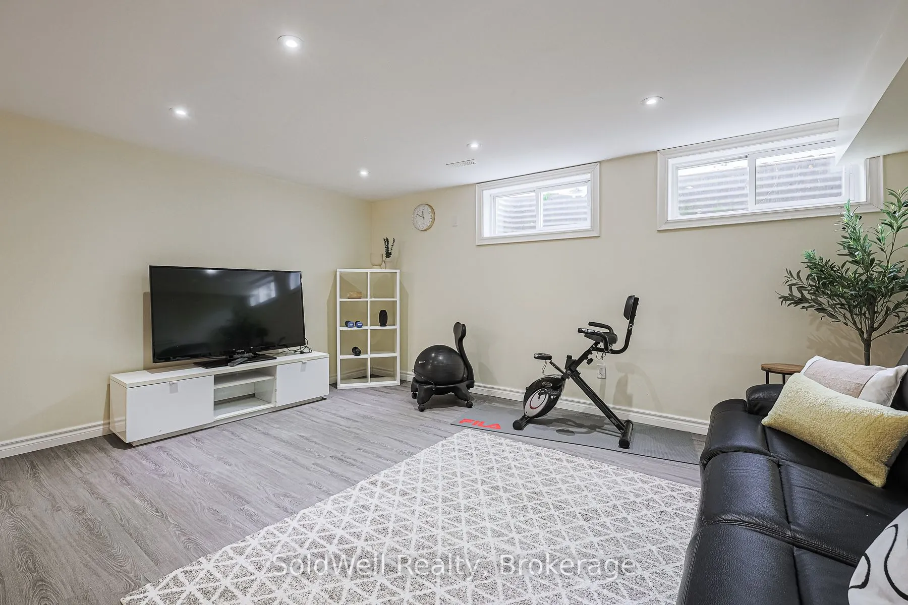 9 Lynedock Crescent