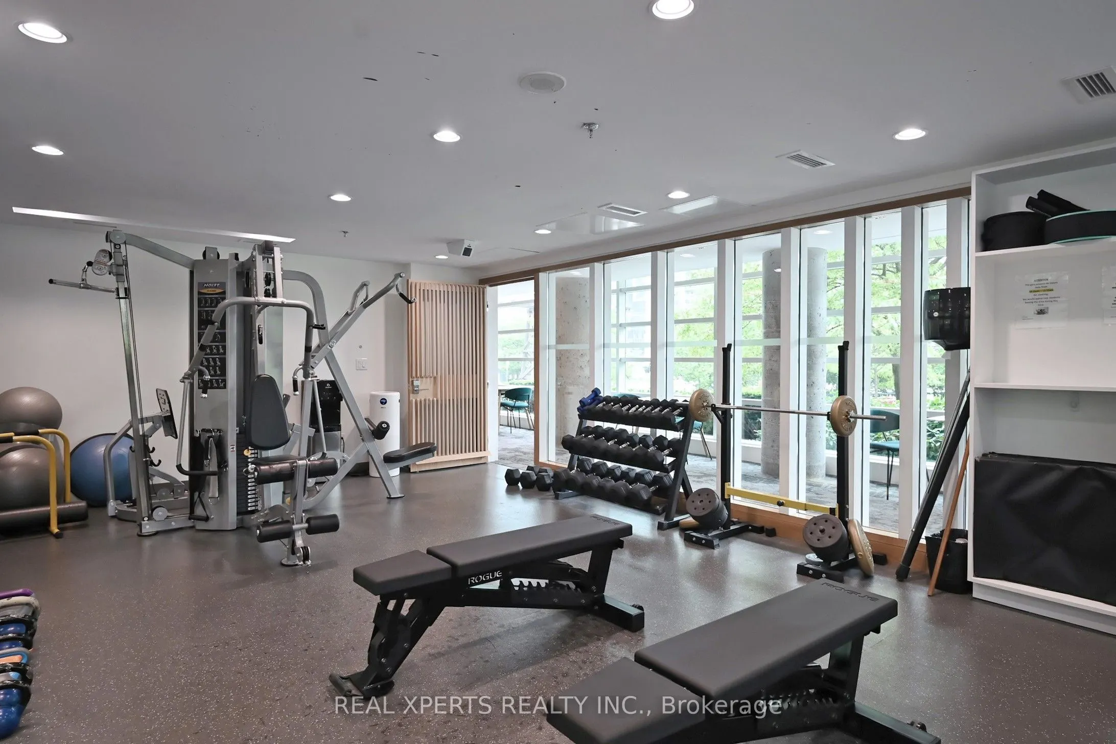 81 Navy Wharf Court, #901