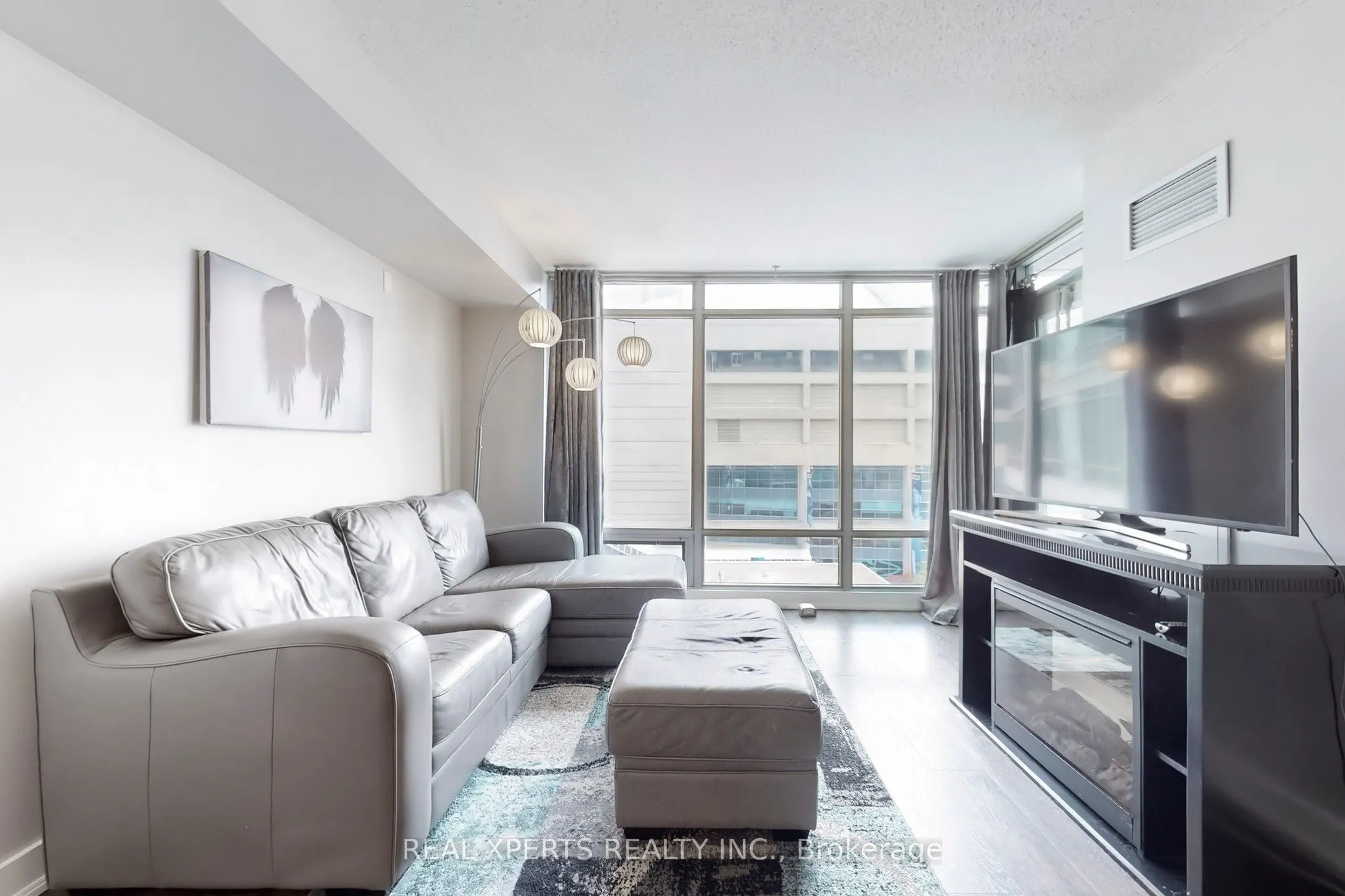 81 Navy Wharf Court, #901