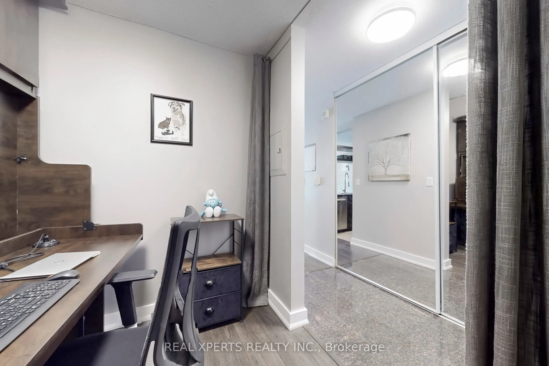 81 Navy Wharf Court, #901