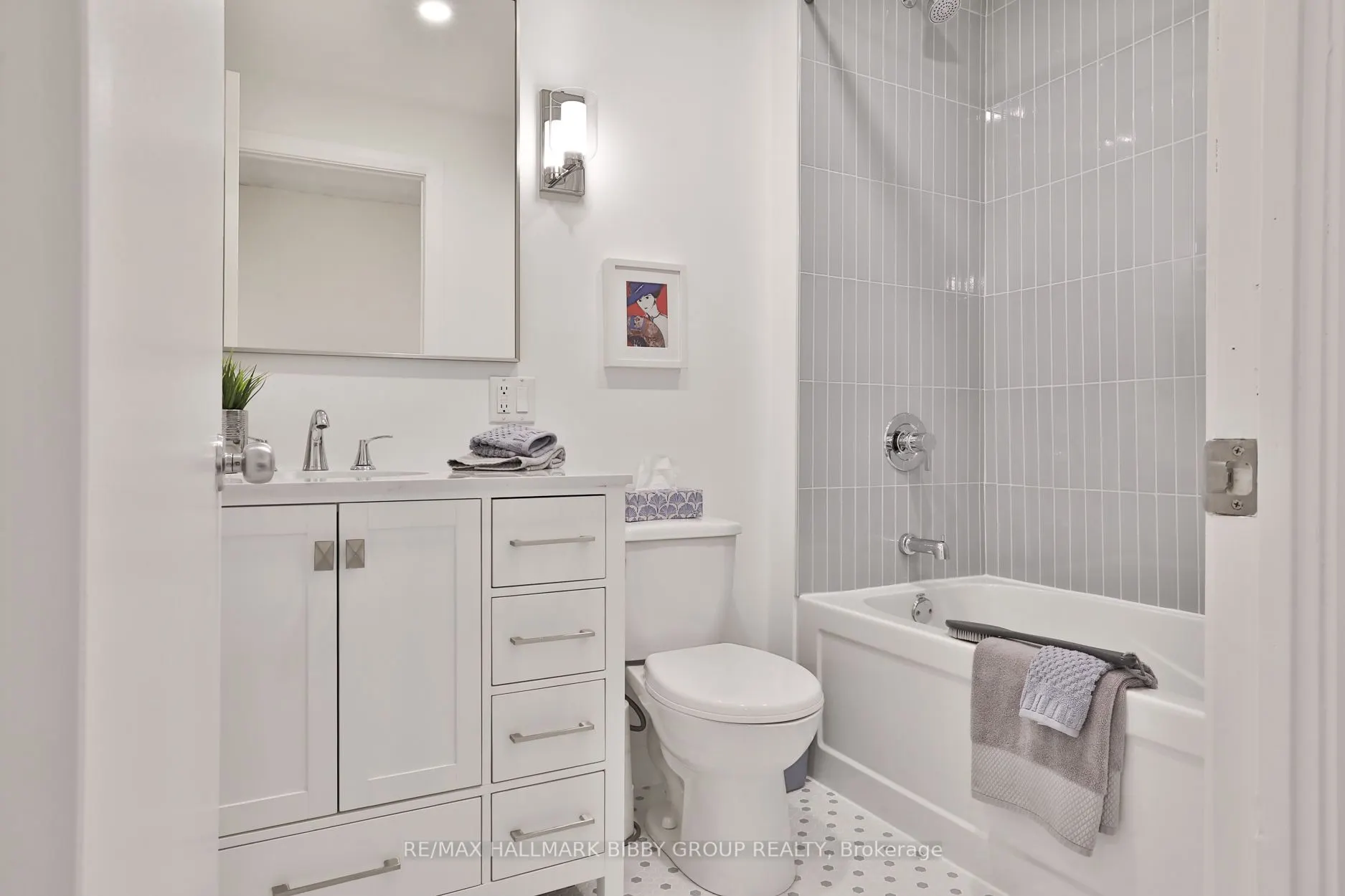 954 King Street W, #330