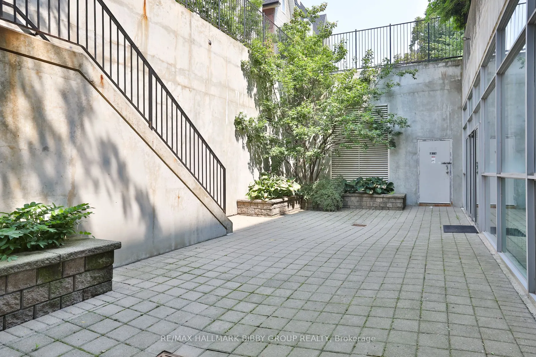 954 King Street W, #330