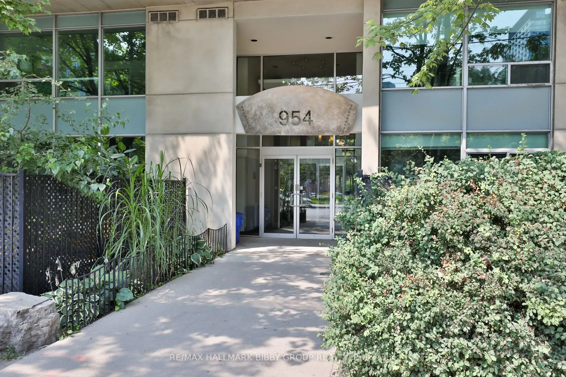 954 King Street W, #330
