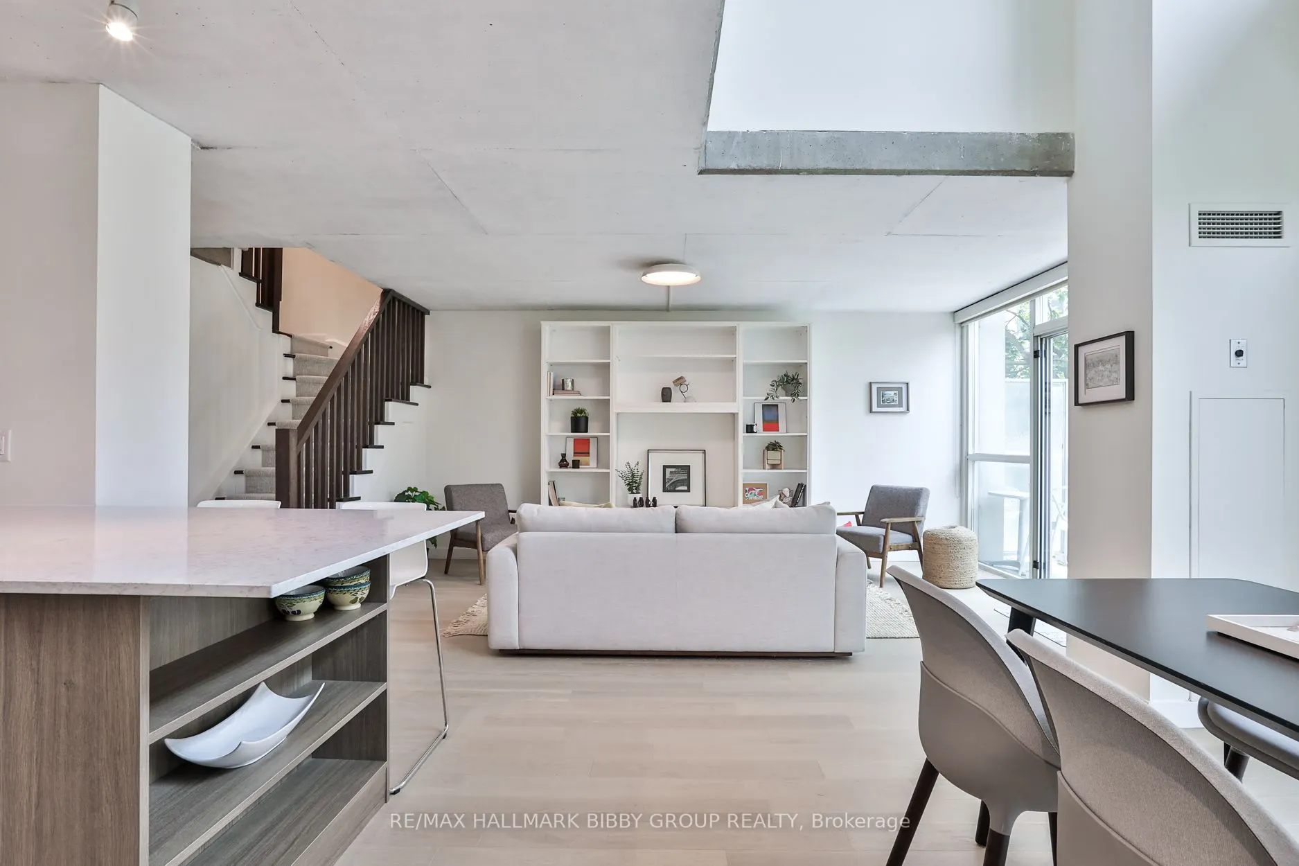 954 King Street W, #330