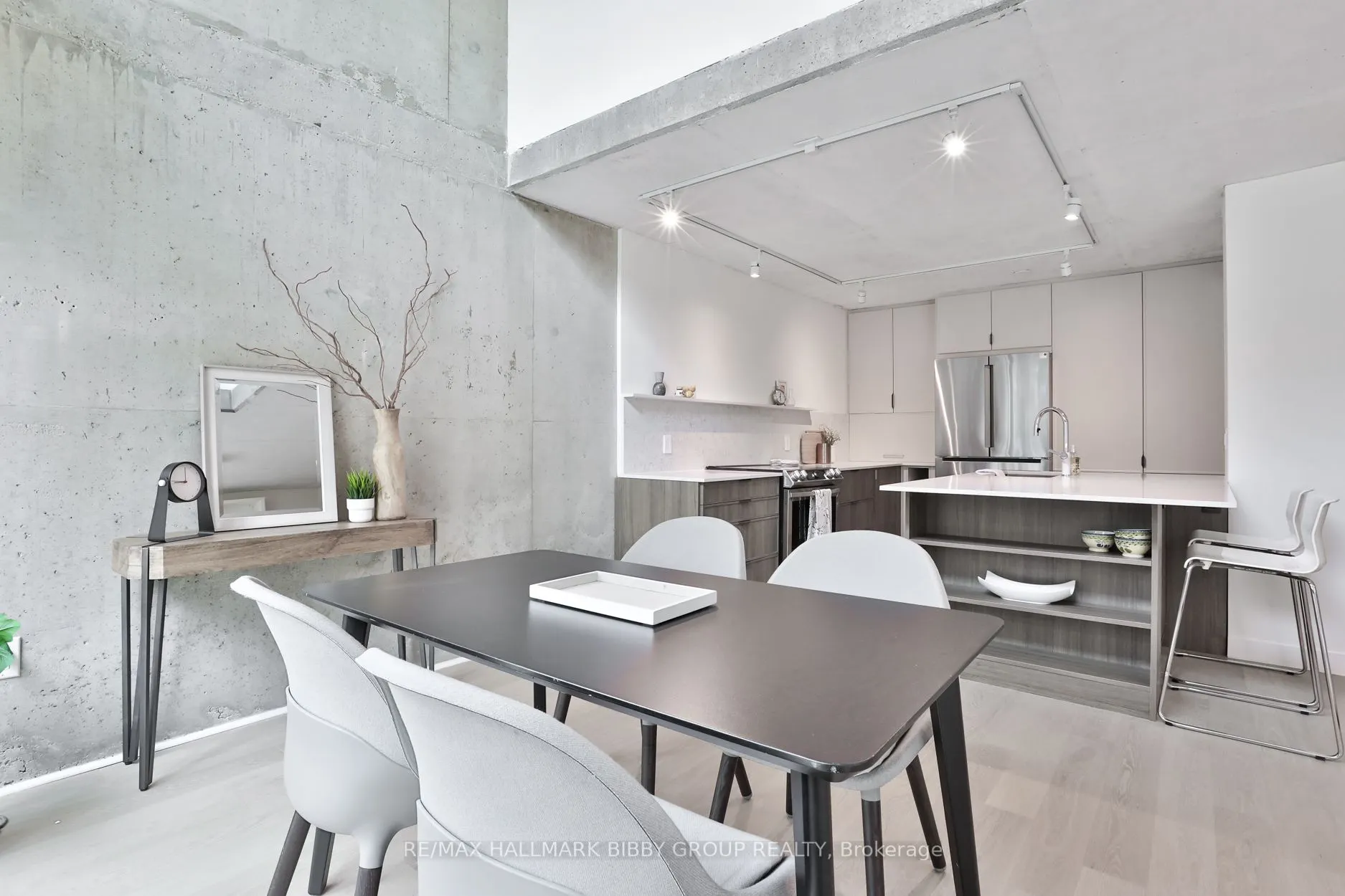 954 King Street W, #330