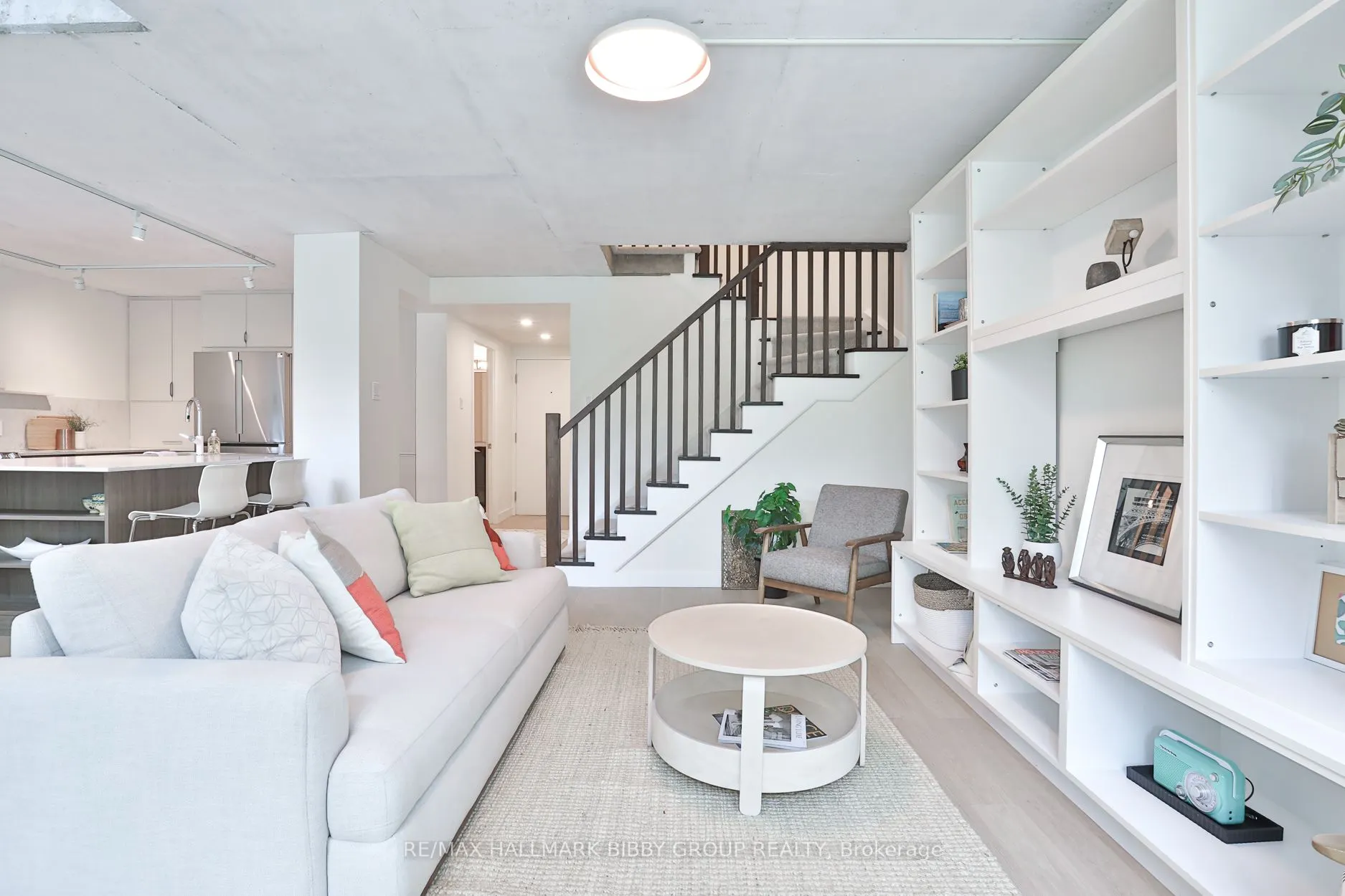 954 King Street W, #330