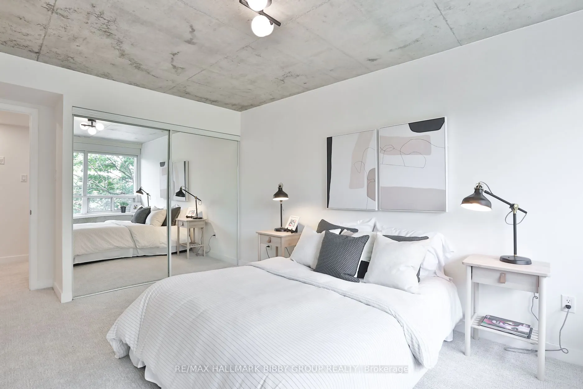 954 King Street W, #330