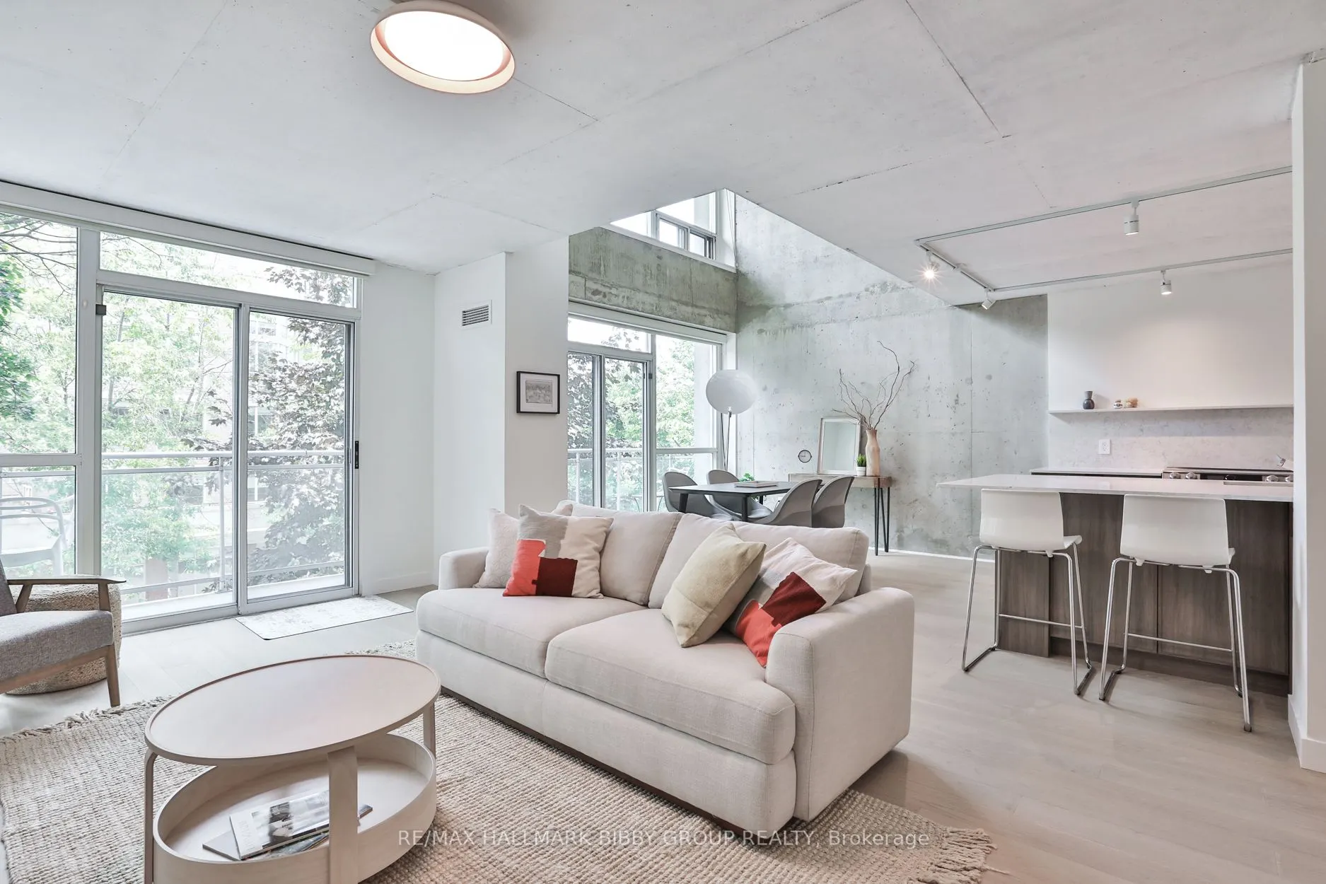 954 King Street W, #330