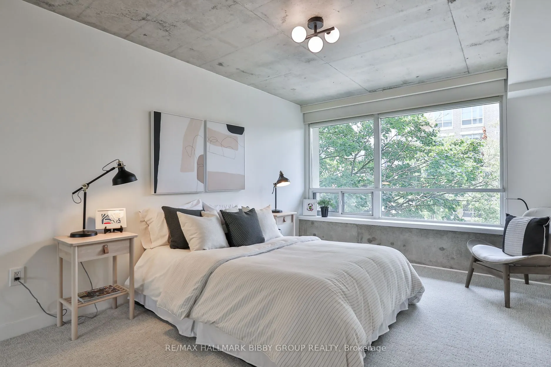 954 King Street W, #330