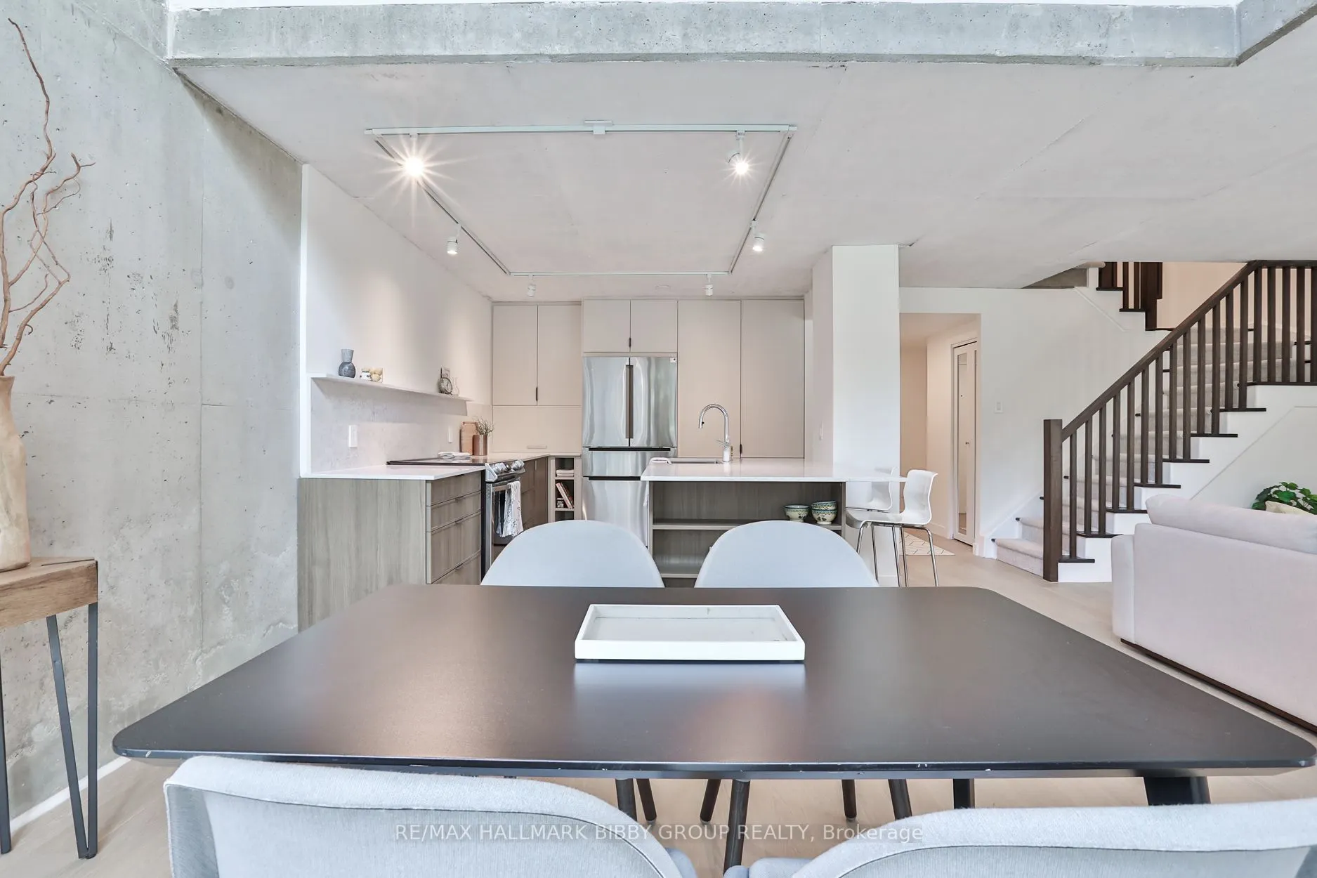 954 King Street W, #330