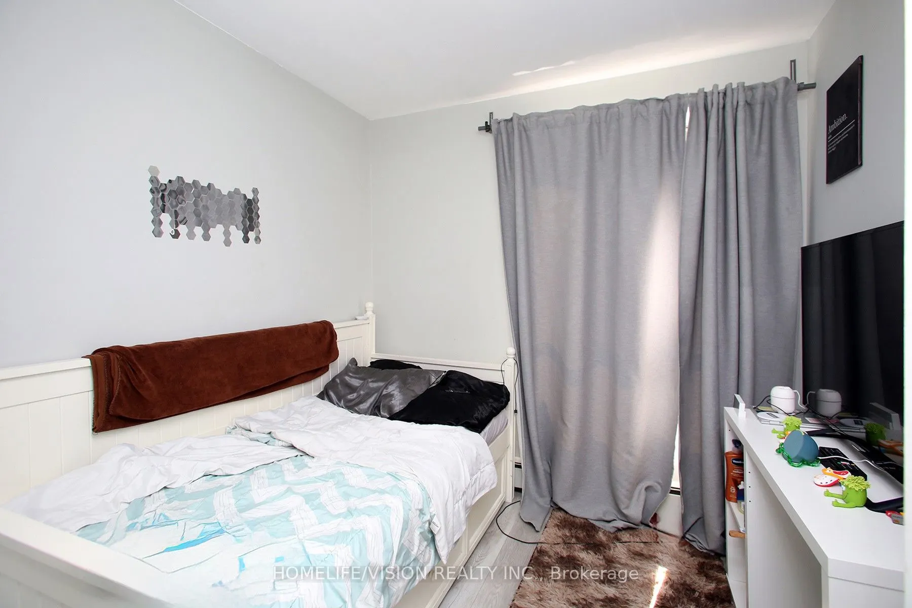 1690 Victoria Park Avenue, #205