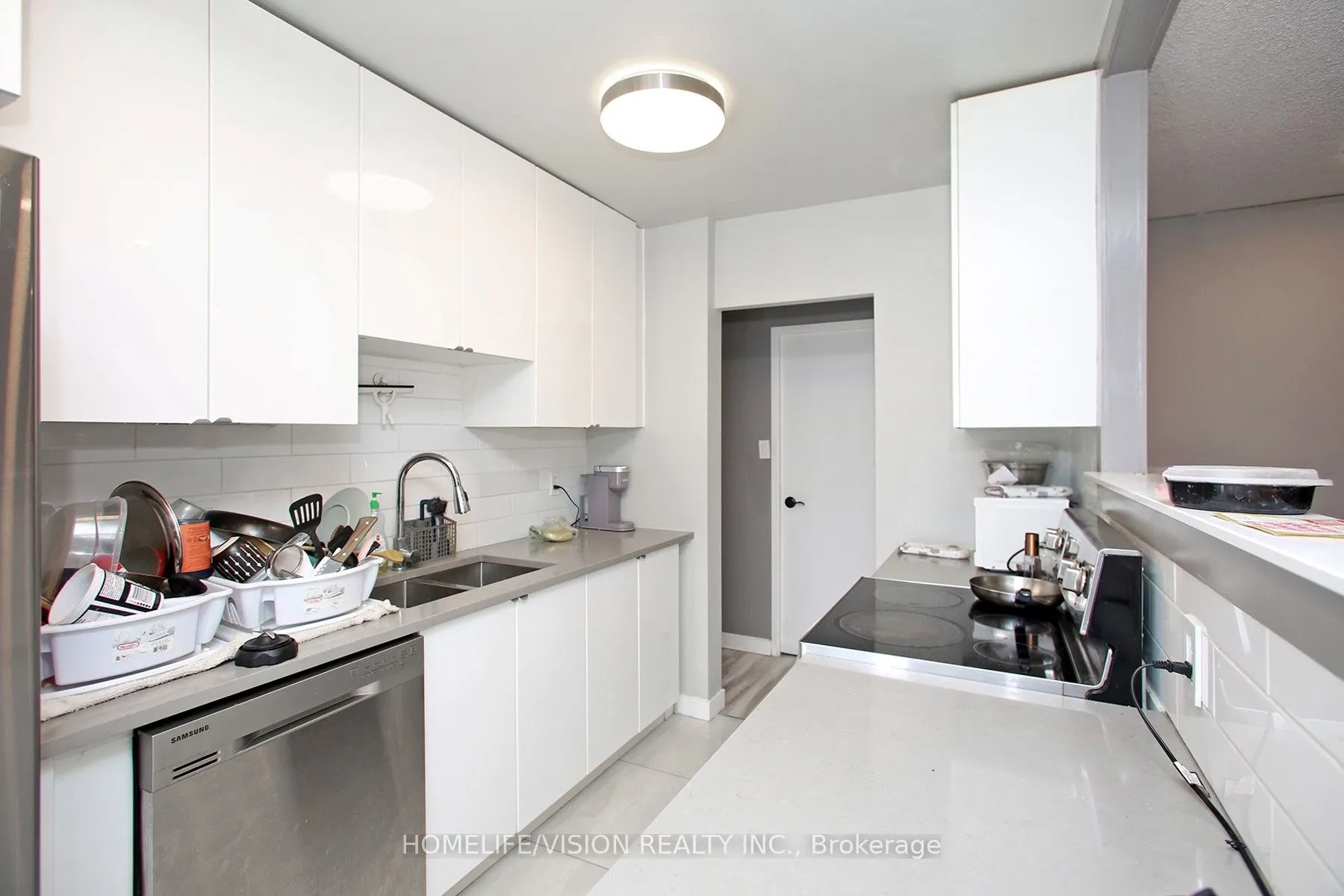 1690 Victoria Park Avenue, #205