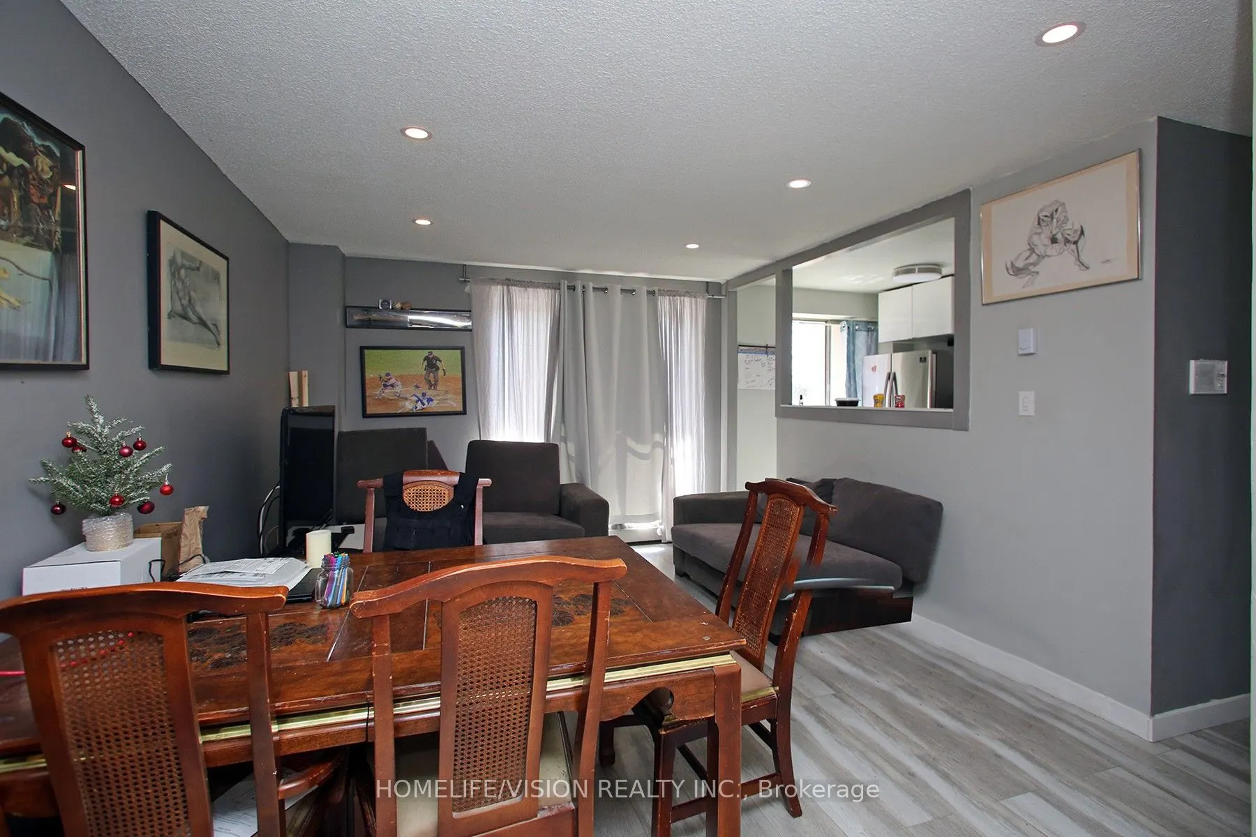 1690 Victoria Park Avenue, #205