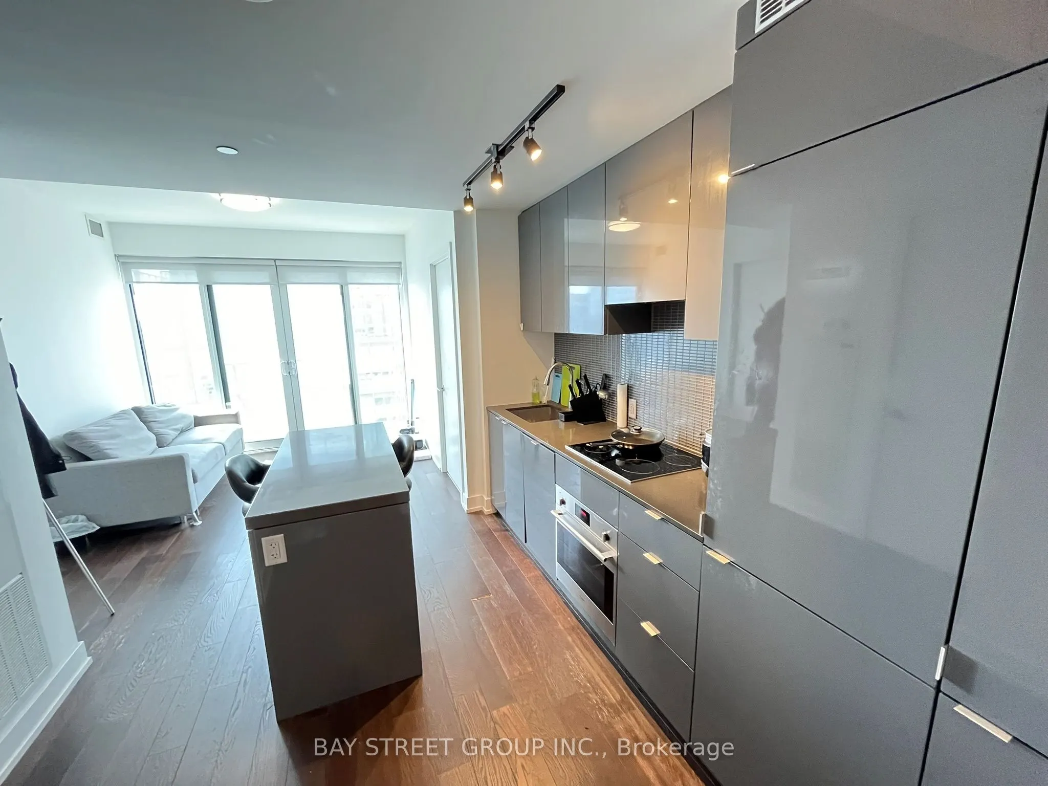 7 Grenville Street, #3401