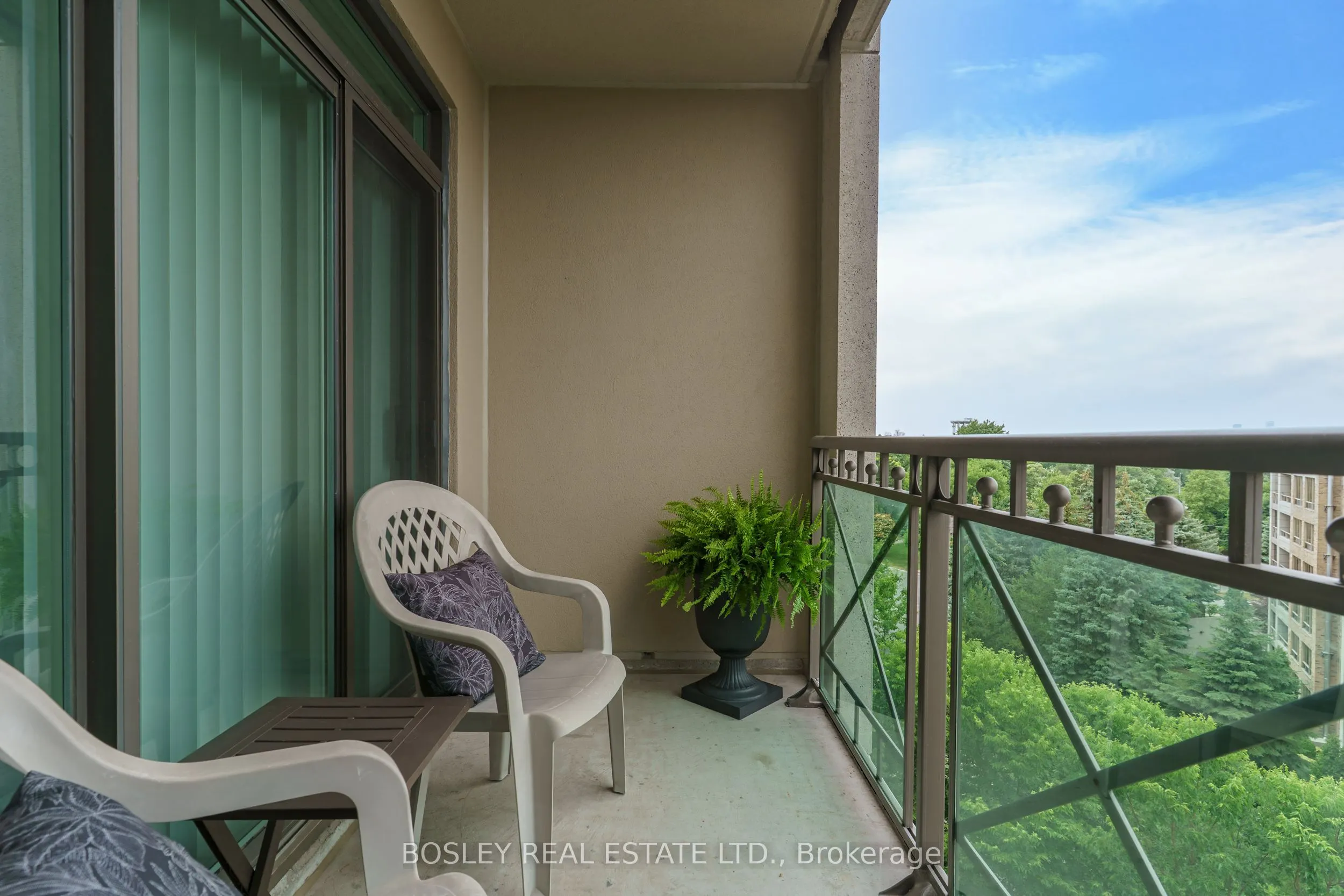 205 The Donway W, #715