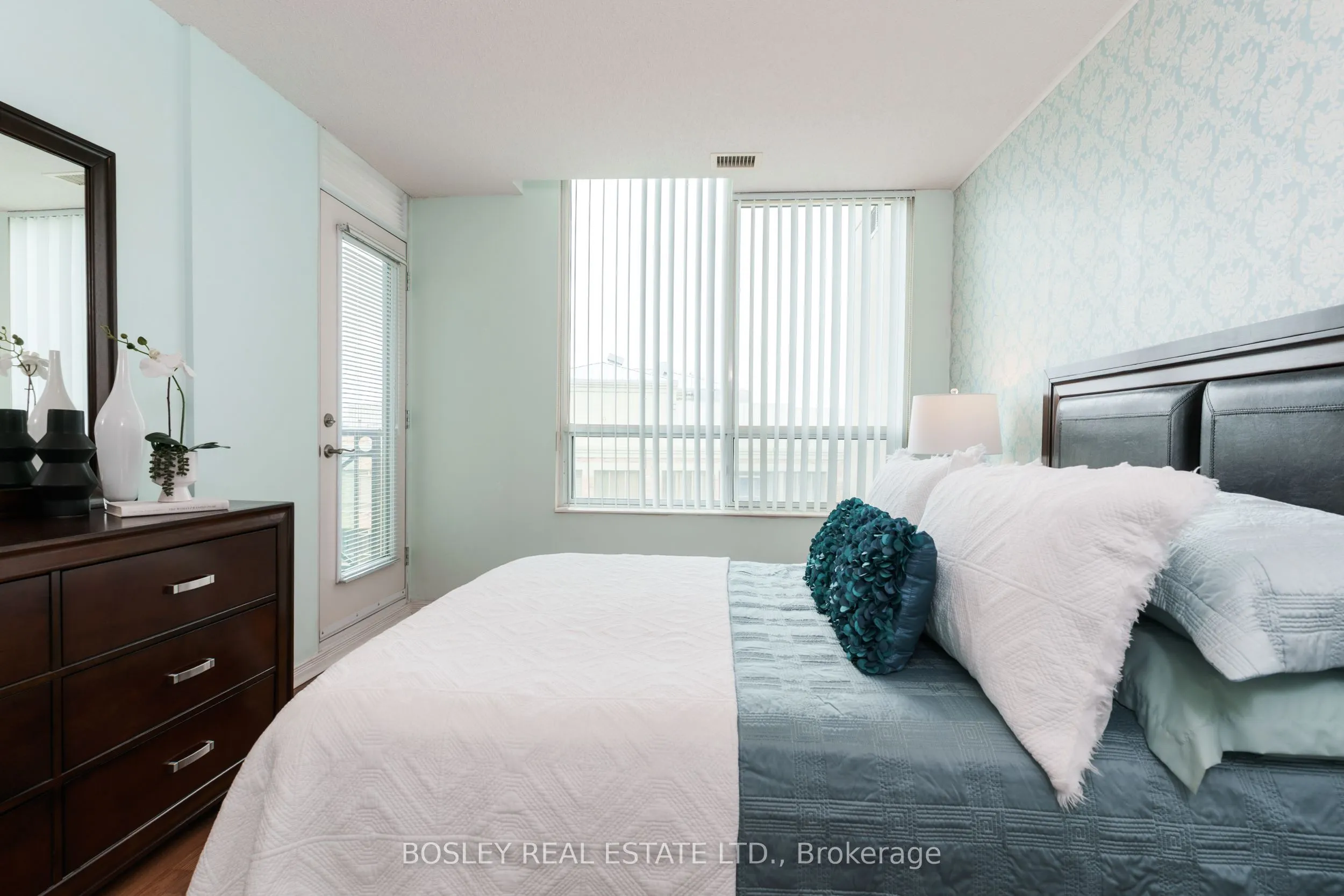 205 The Donway W, #715