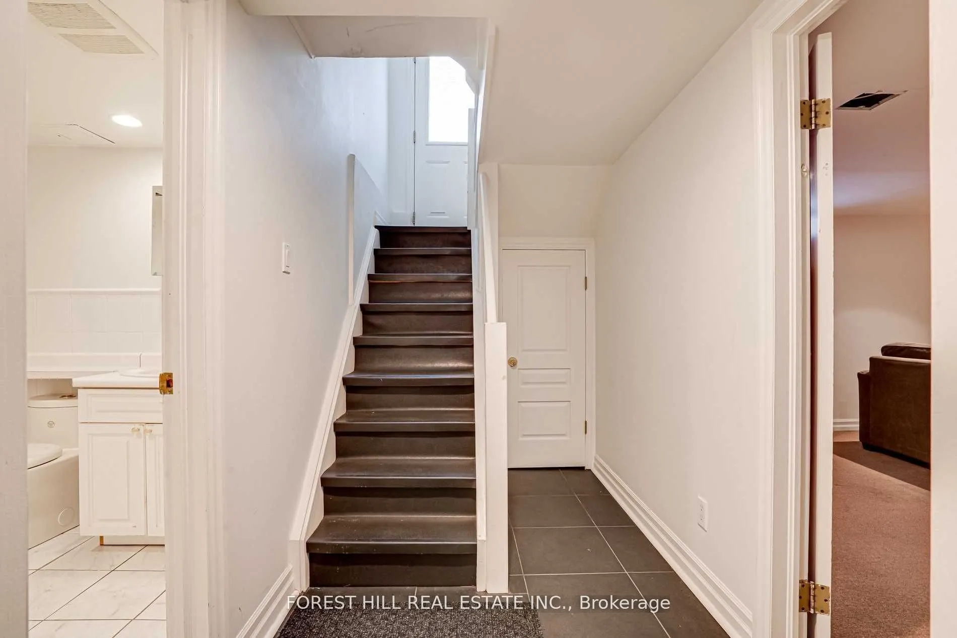 9 Coulson Avenue, #Lower