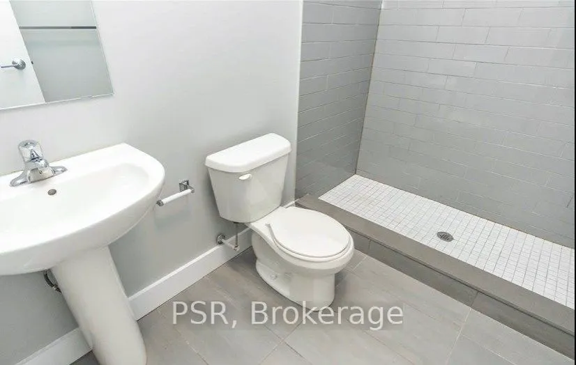 210 Simcoe Street, #1904