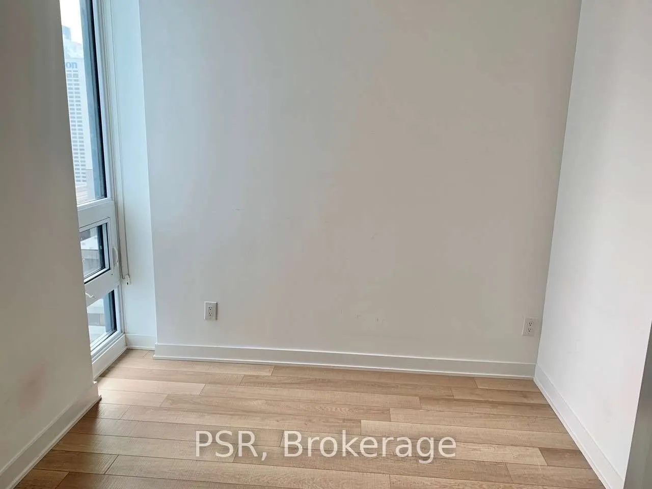 210 Simcoe Street, #1904