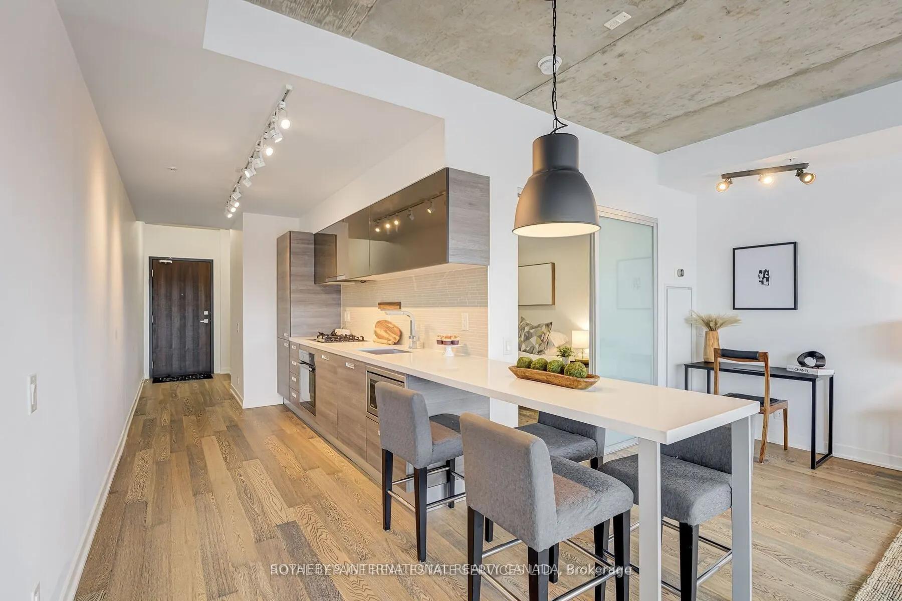 1239 Dundas Street W, #404