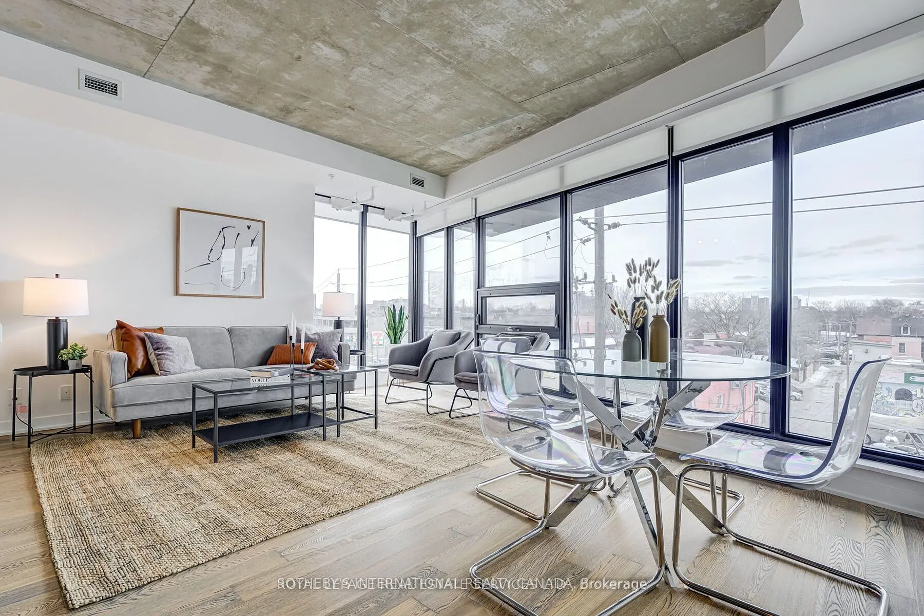 1239 Dundas Street W, #404