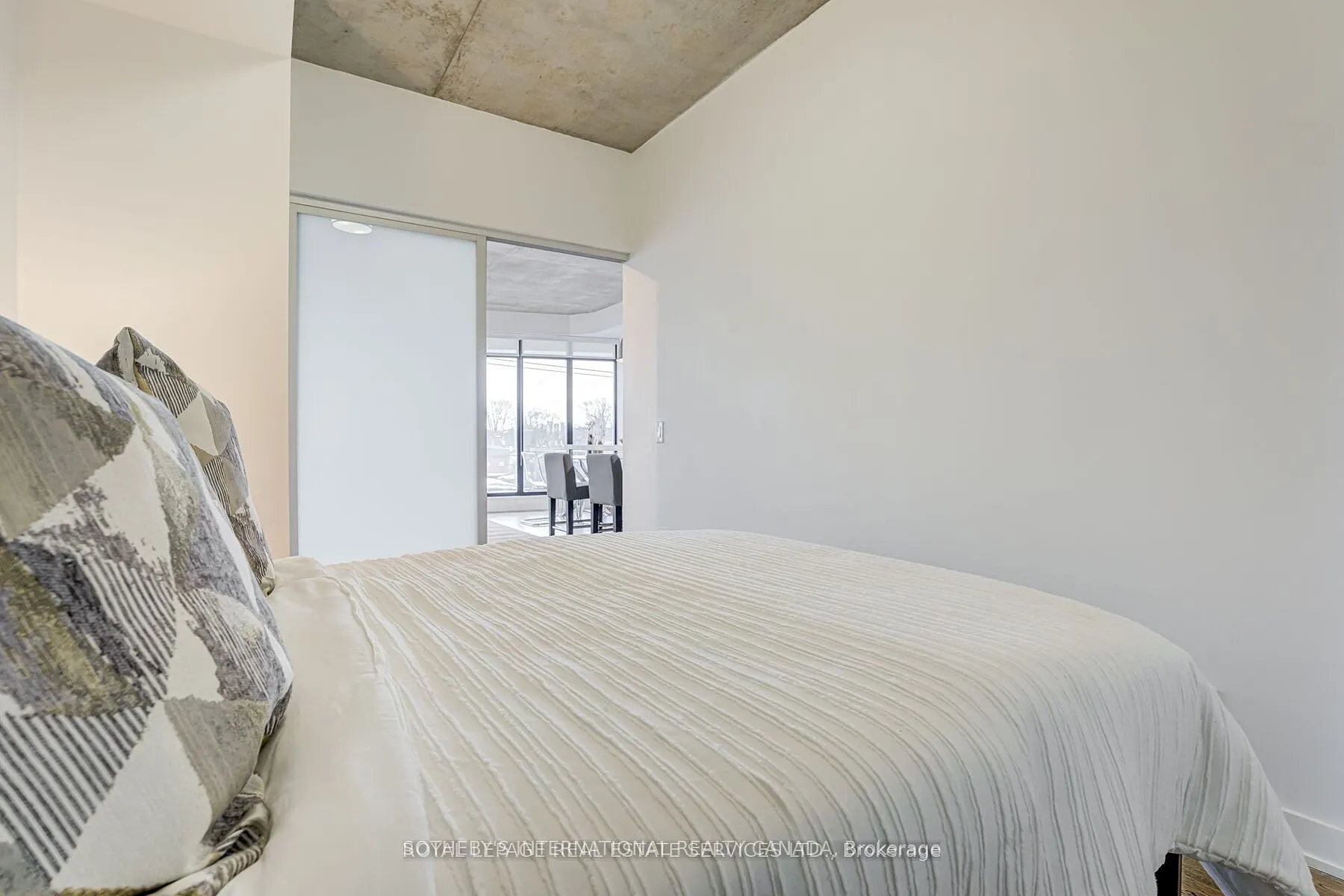 1239 Dundas Street W, #404