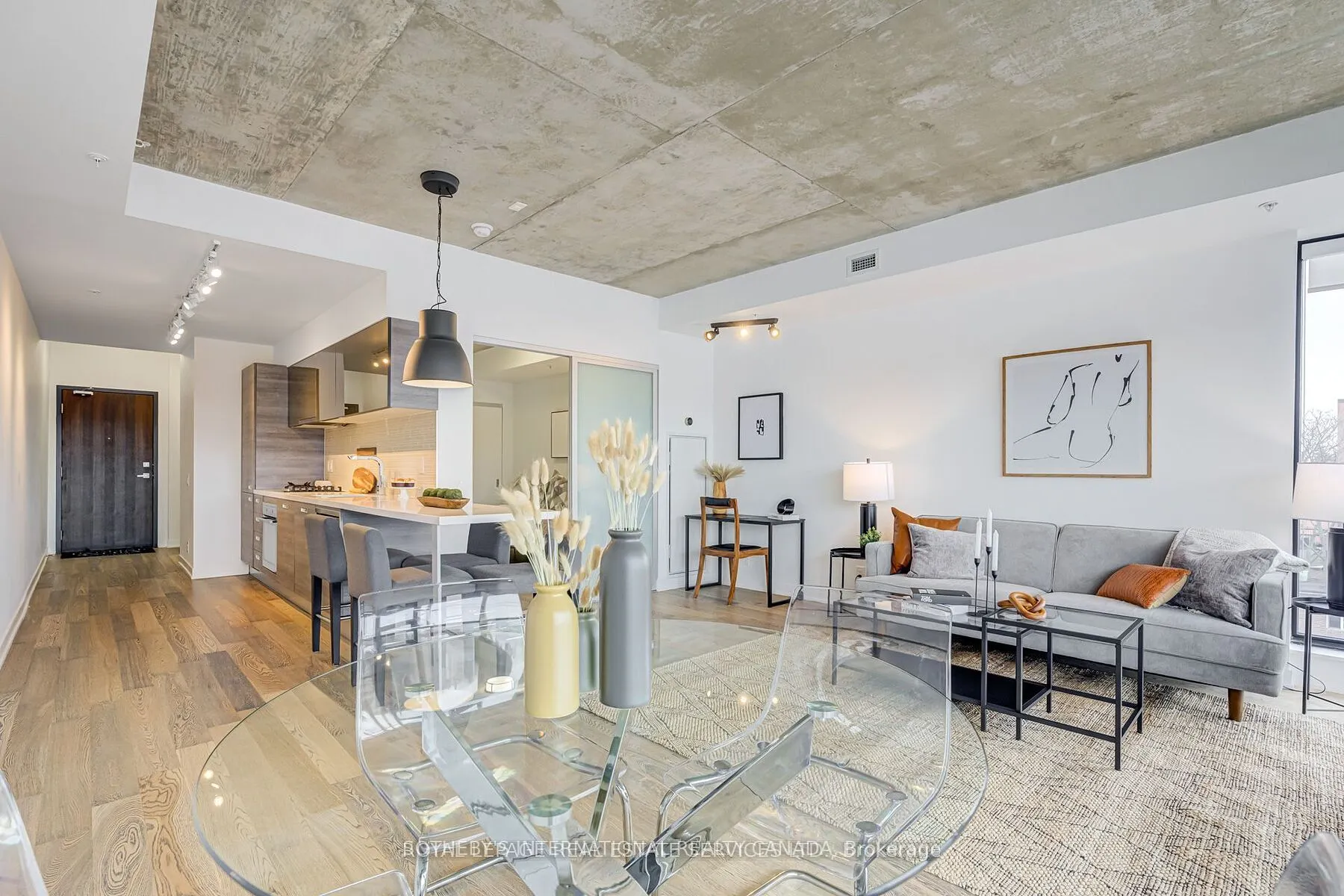 1239 Dundas Street W, #404