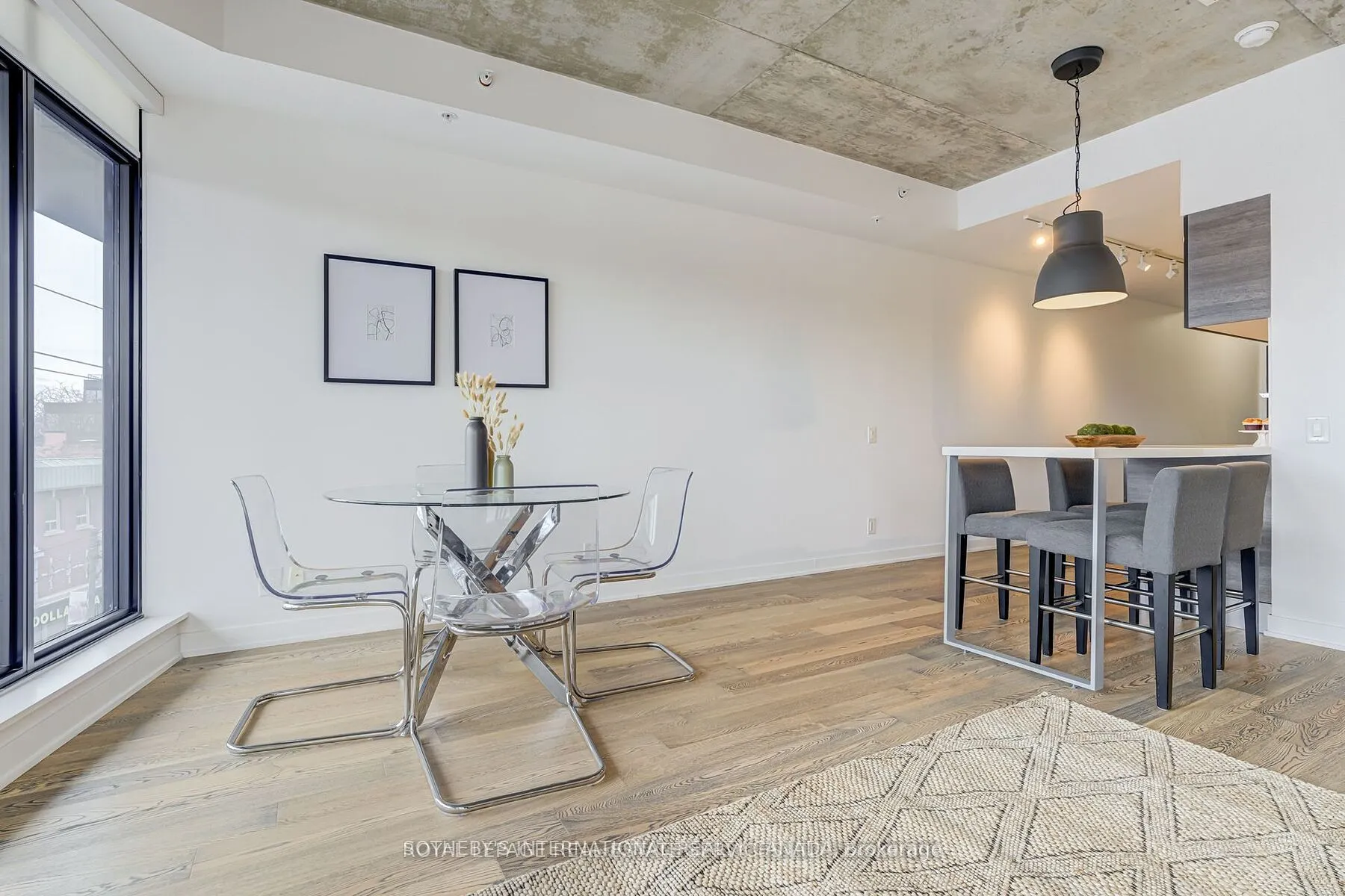 1239 Dundas Street W, #404