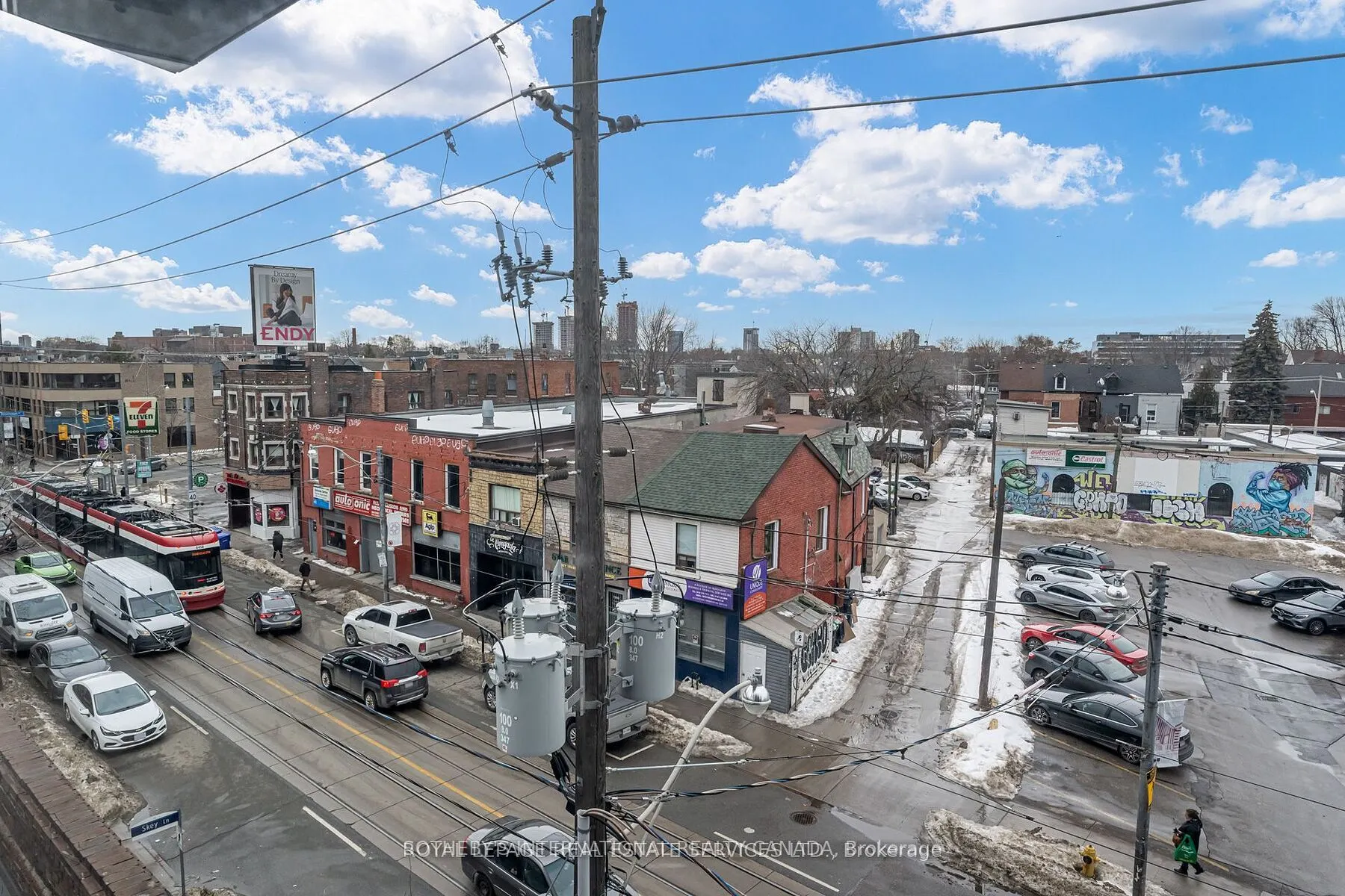 1239 Dundas Street W, #404