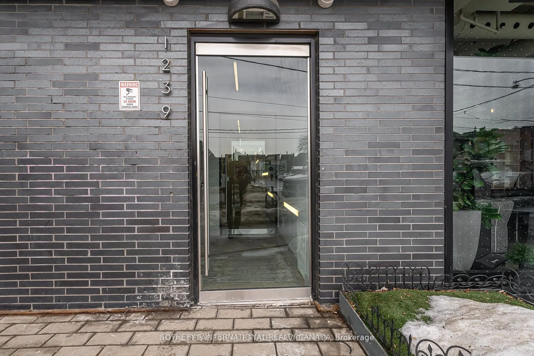1239 Dundas Street W, #404