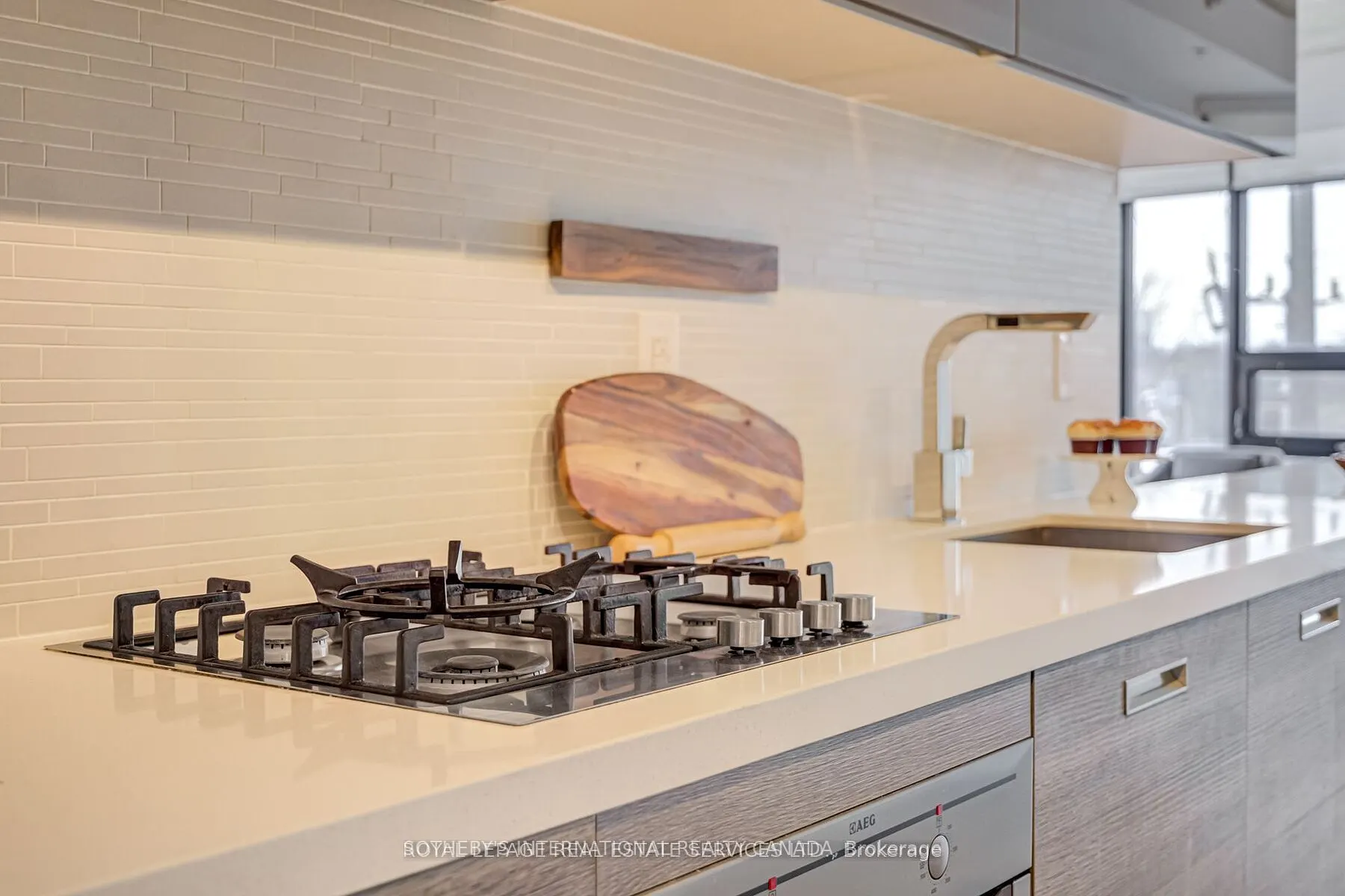 1239 Dundas Street W, #404
