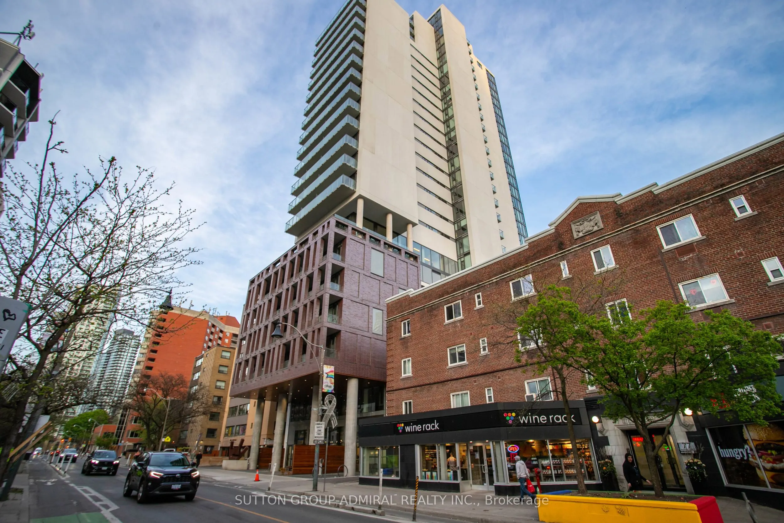 81 Wellesley Street E, #2104
