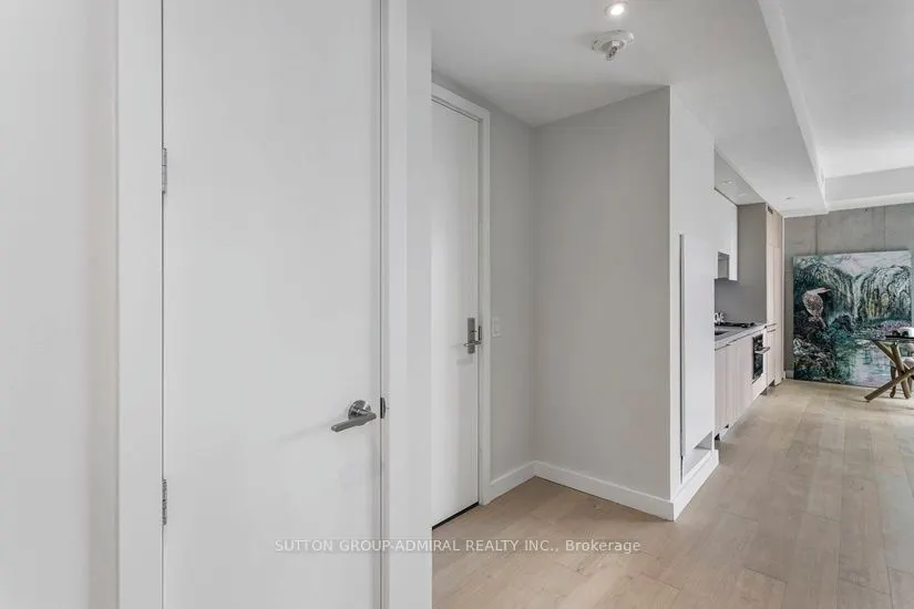 81 Wellesley Street E, #2104